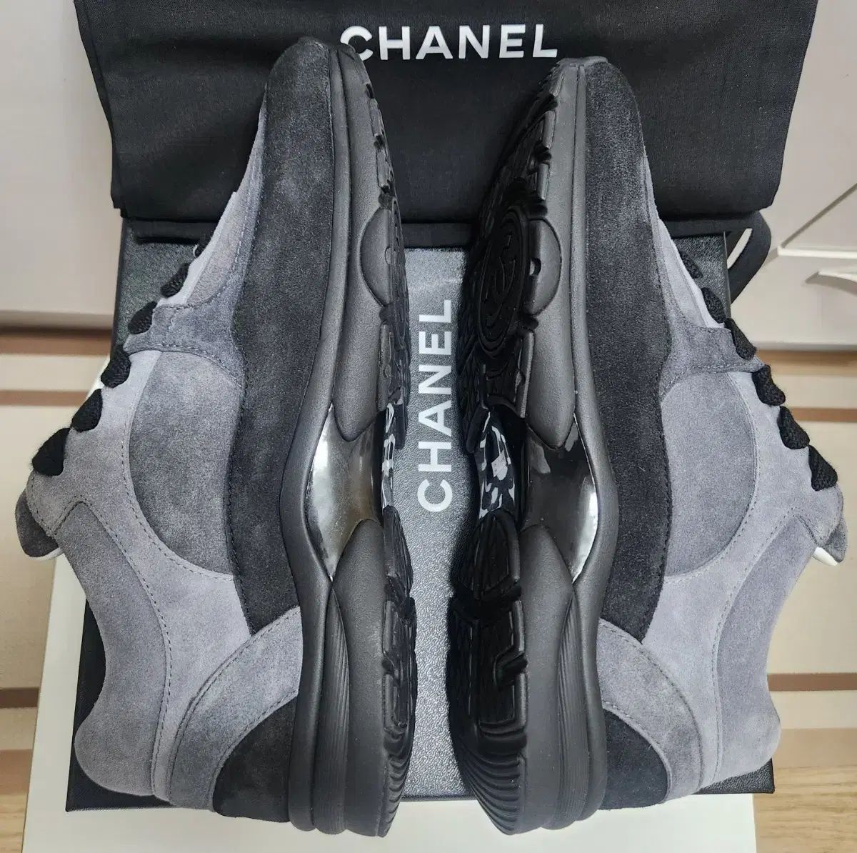 正規品 CHANEL シャネル スニーカー スウェード グレー/ブラック CC