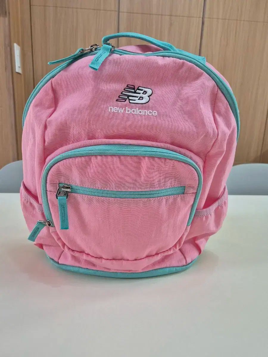 【SALE，定番人気】 ニューバランス 小学 (低学年) 本 状態 その他
