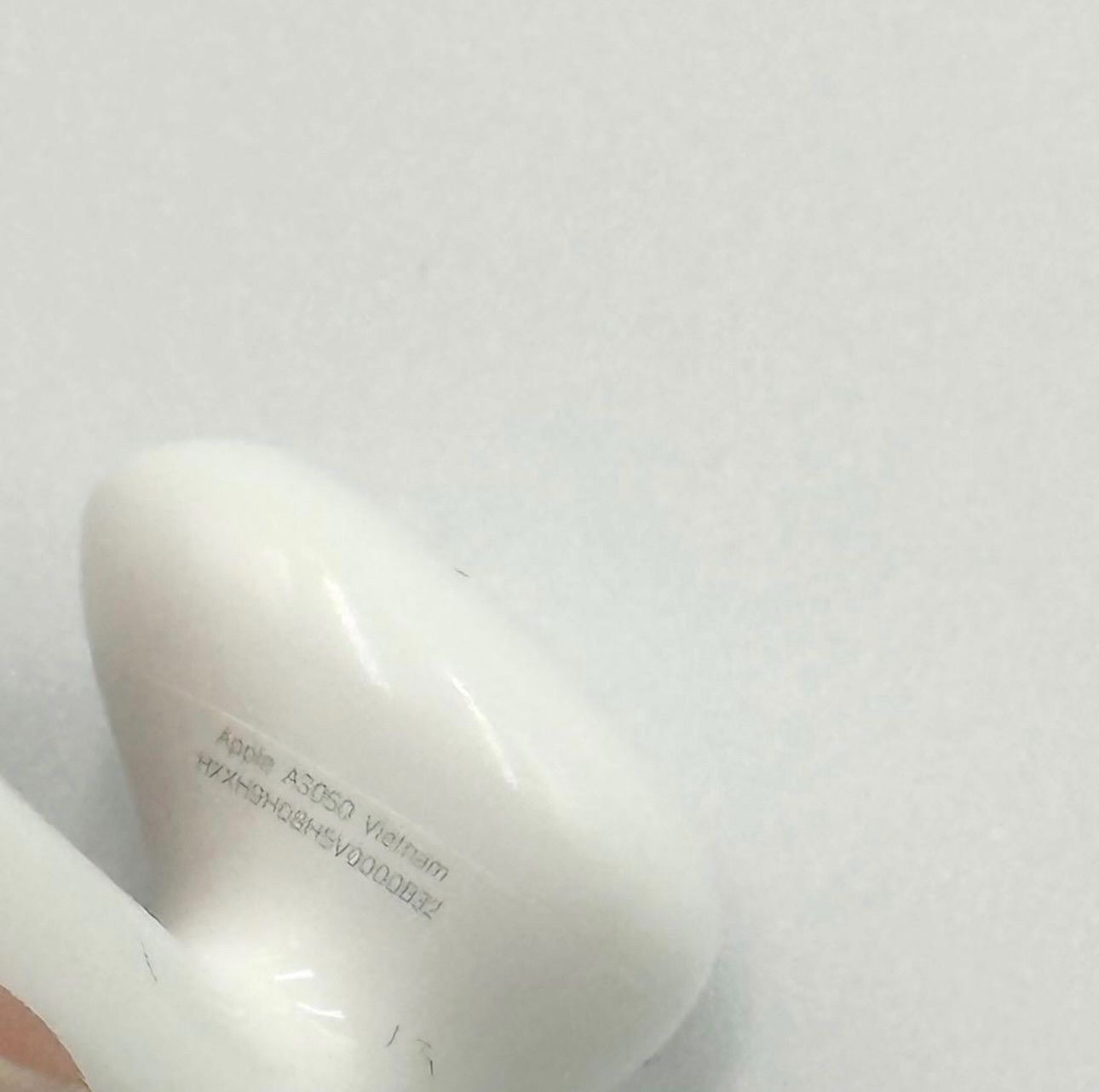 未使用に近い✨️】Apple アップル AirPods エアーポッツ 第4 世代 右