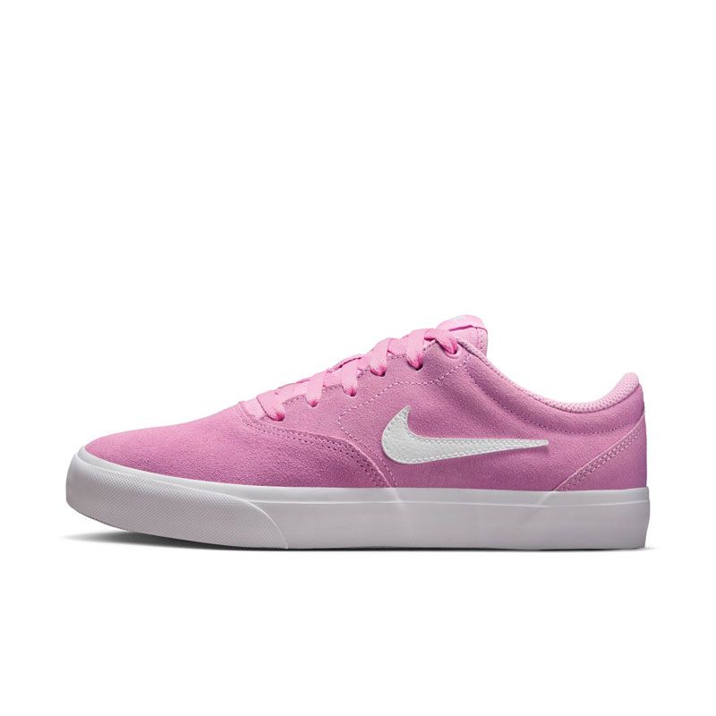 【大人気】 NIKE(ナイキ) ナイキ ウィメンズ チャージ スエード スポーツスタイル シューズ スポーツカジュアルシューズ IM4399600、25cm その他