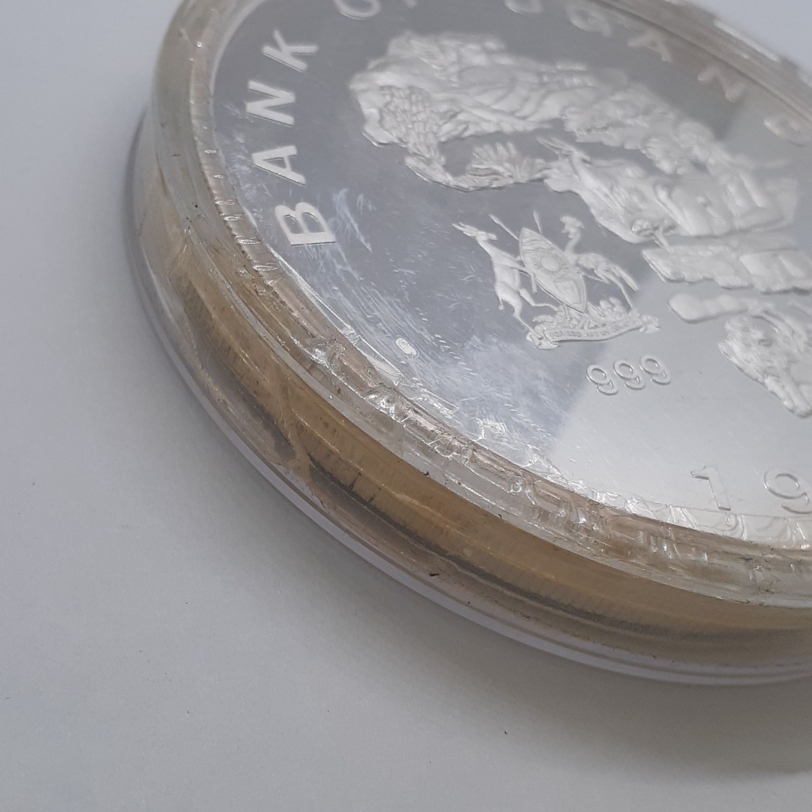 希少！【1103N22】1993年 ウガンダ共和国発行5000シリング記念銀貨 - メルカリ