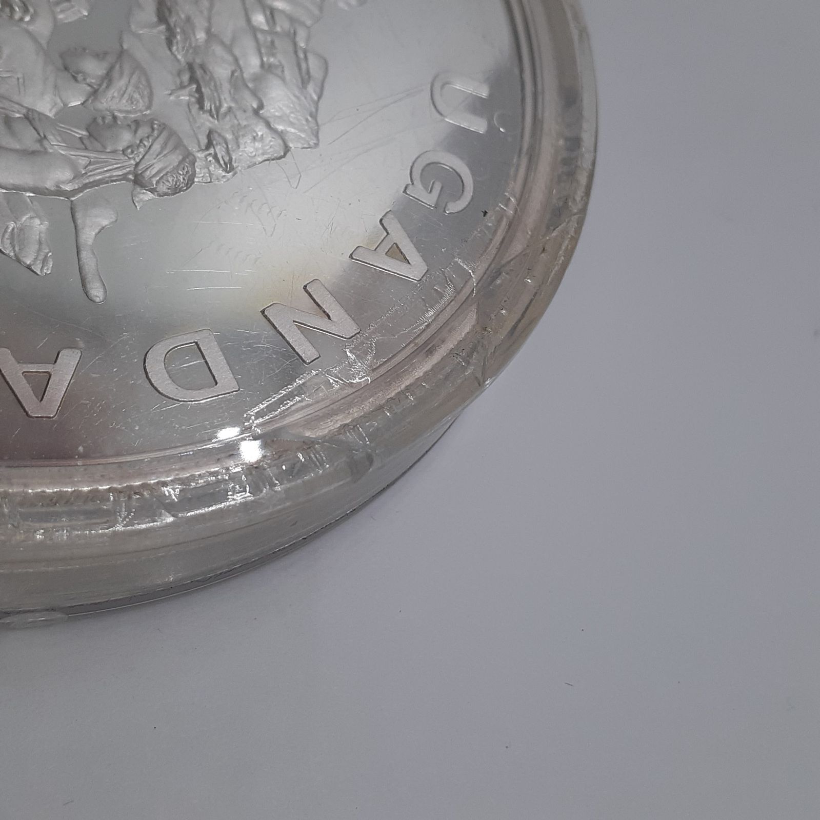 希少！【1103N22】1993年 ウガンダ共和国発行5000シリング記念銀貨 - メルカリ