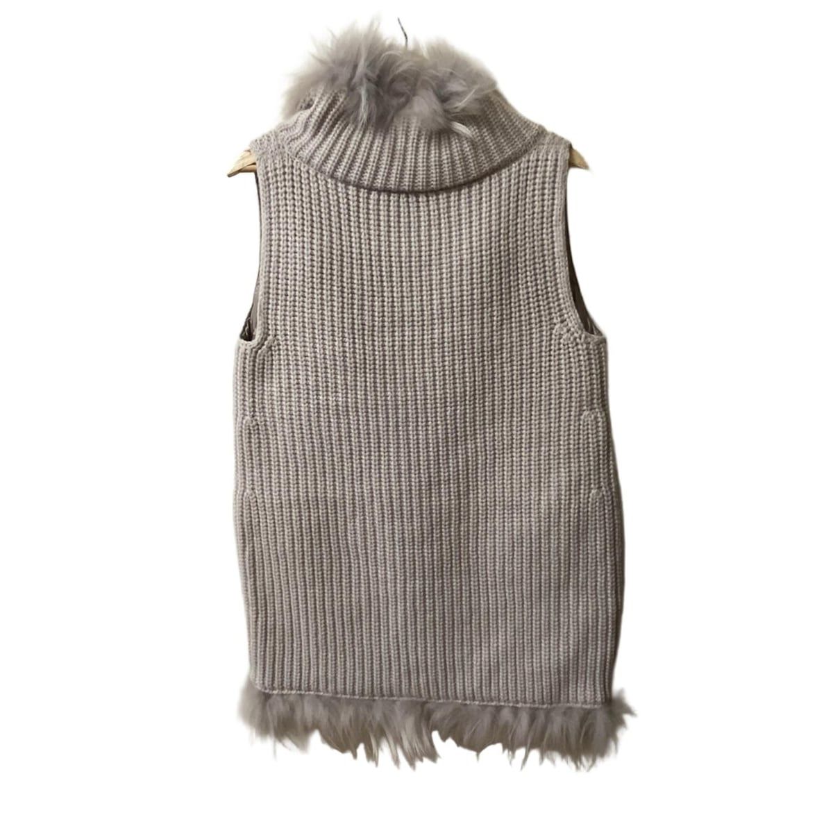 HERNO ヘルノ ダウンベスト サイズ42 M レディース - アイボリー×ベージュ リバーシブル ファー フィンラクーン ロング丈 冬