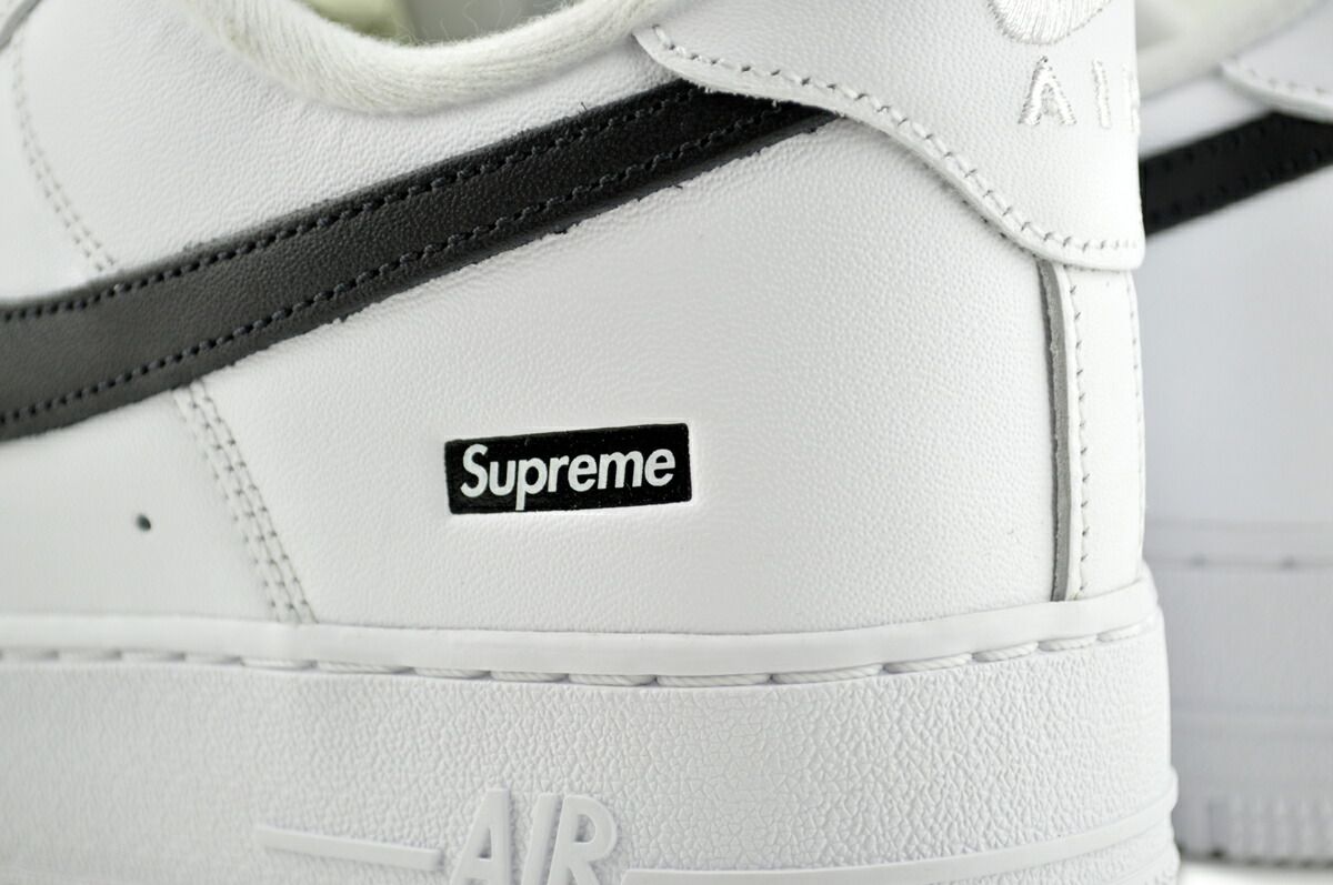 ナイキ × シュプリーム エアフォース 1 ロー ホワイト ブラック NIKE