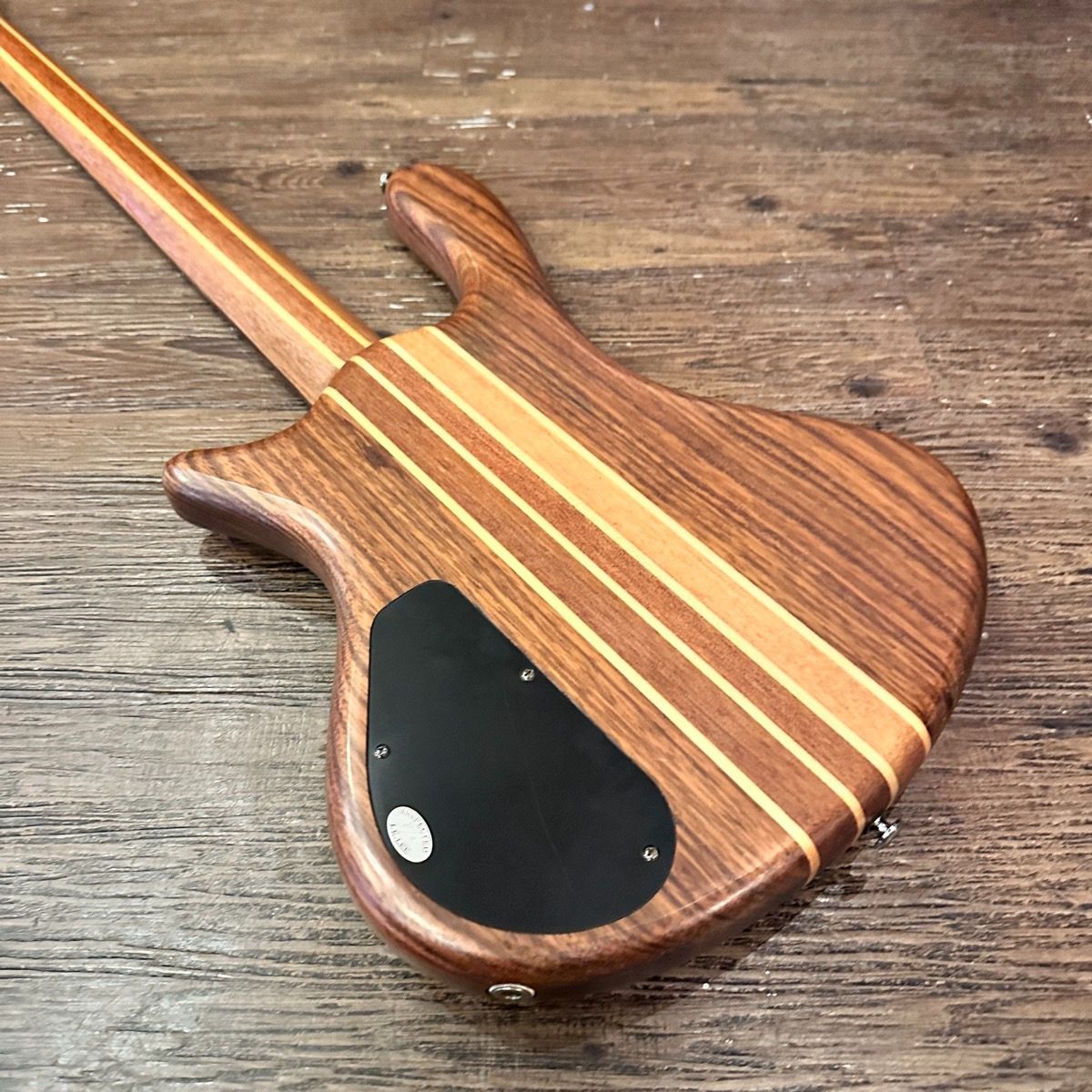 Washburn Taurus T24 Electric bass ワッシュバーン エレキベース