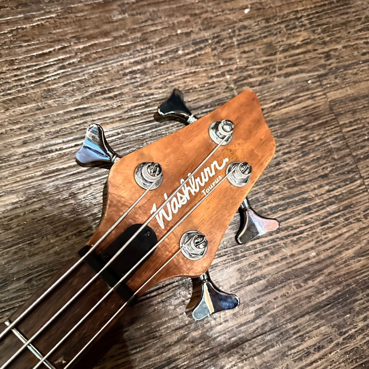 Washburn Taurus T24 Electric bass ワッシュバーン エレキベース