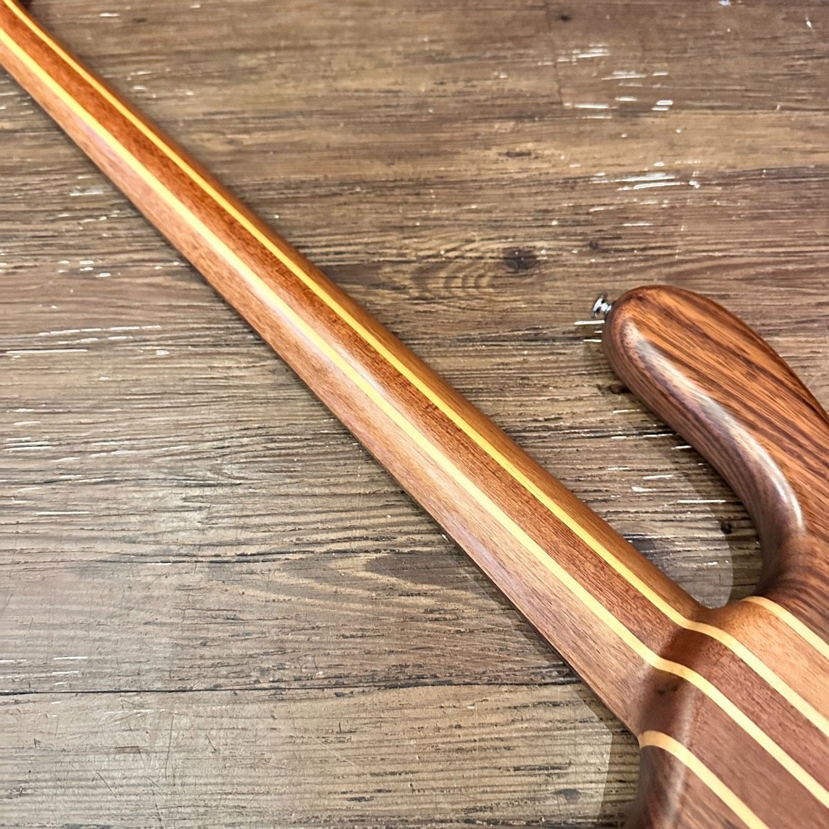 Washburn Taurus T24 Electric bass ワッシュバーン エレキベース