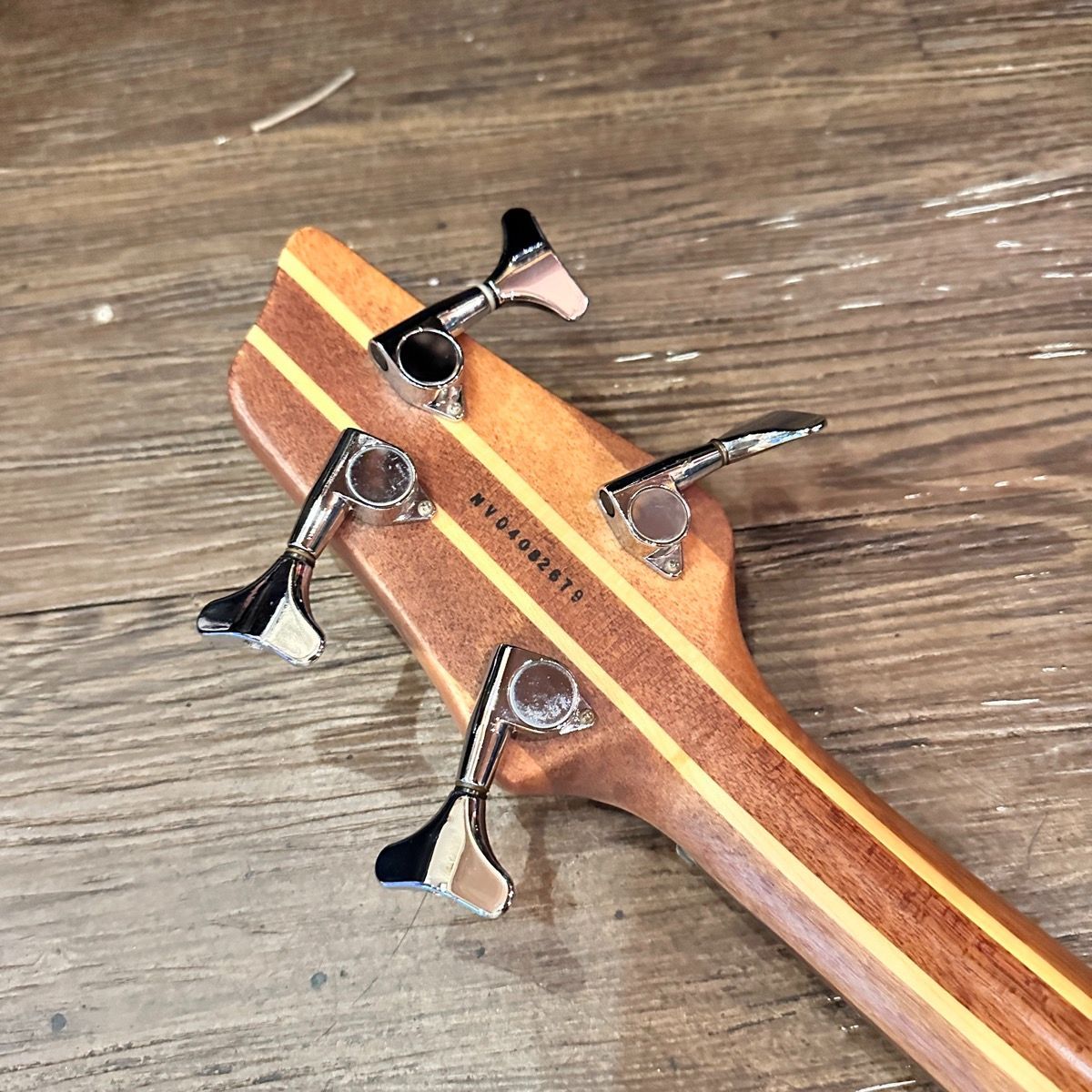 Washburn Taurus T24 Electric bass ワッシュバーン エレキベース