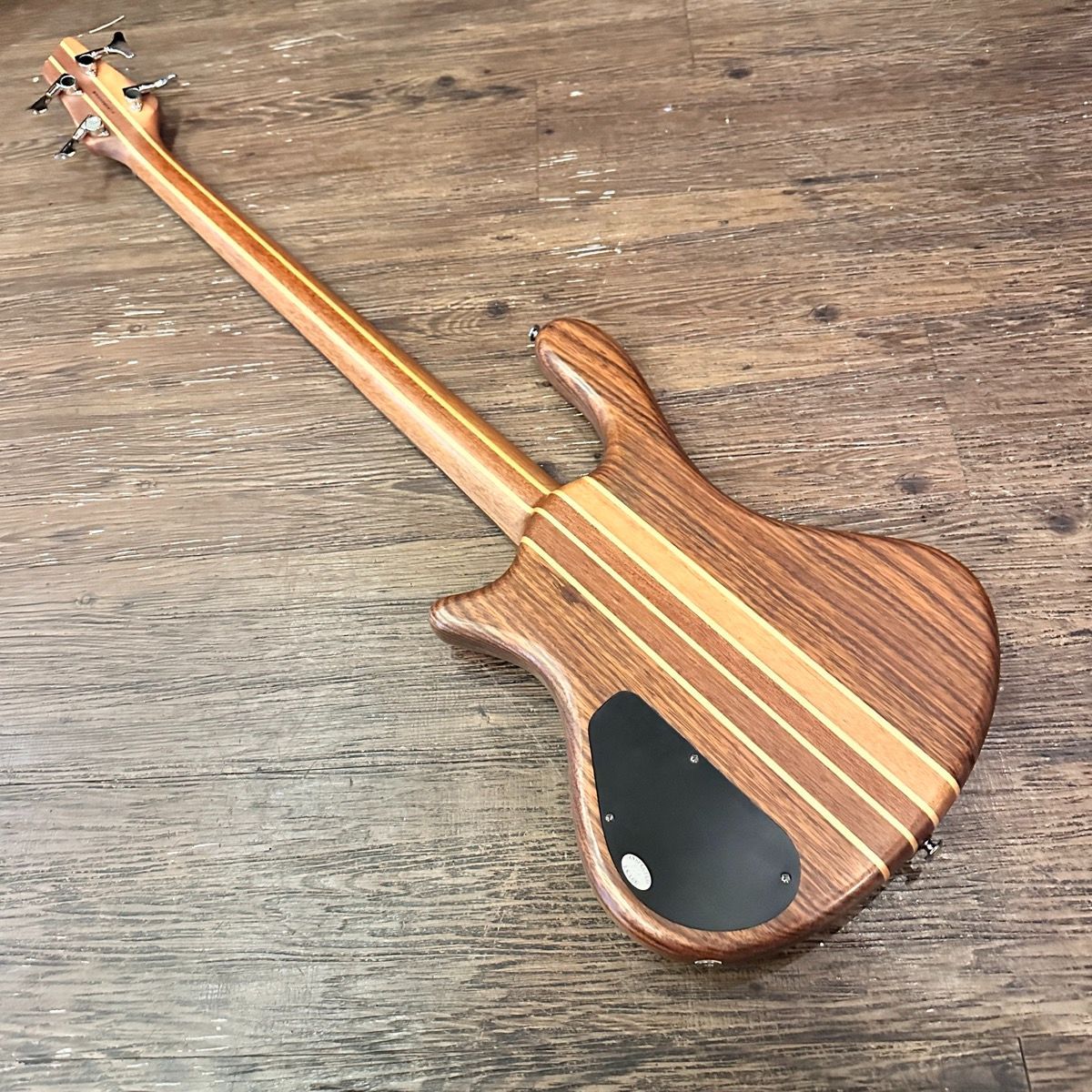 Washburn Taurus T24 Electric bass ワッシュバーン エレキベース