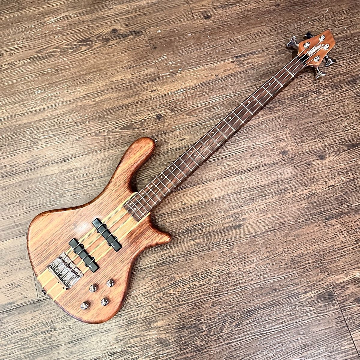 Washburn Taurus T24 エレキベース 4弦 Washburn Taurus T24 Electric bass ワッシュバーン エレキベース