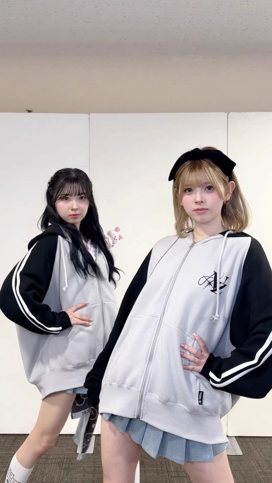 新品未使用 NiziU Live 2025 “AWAKE パーカー - メルカリ