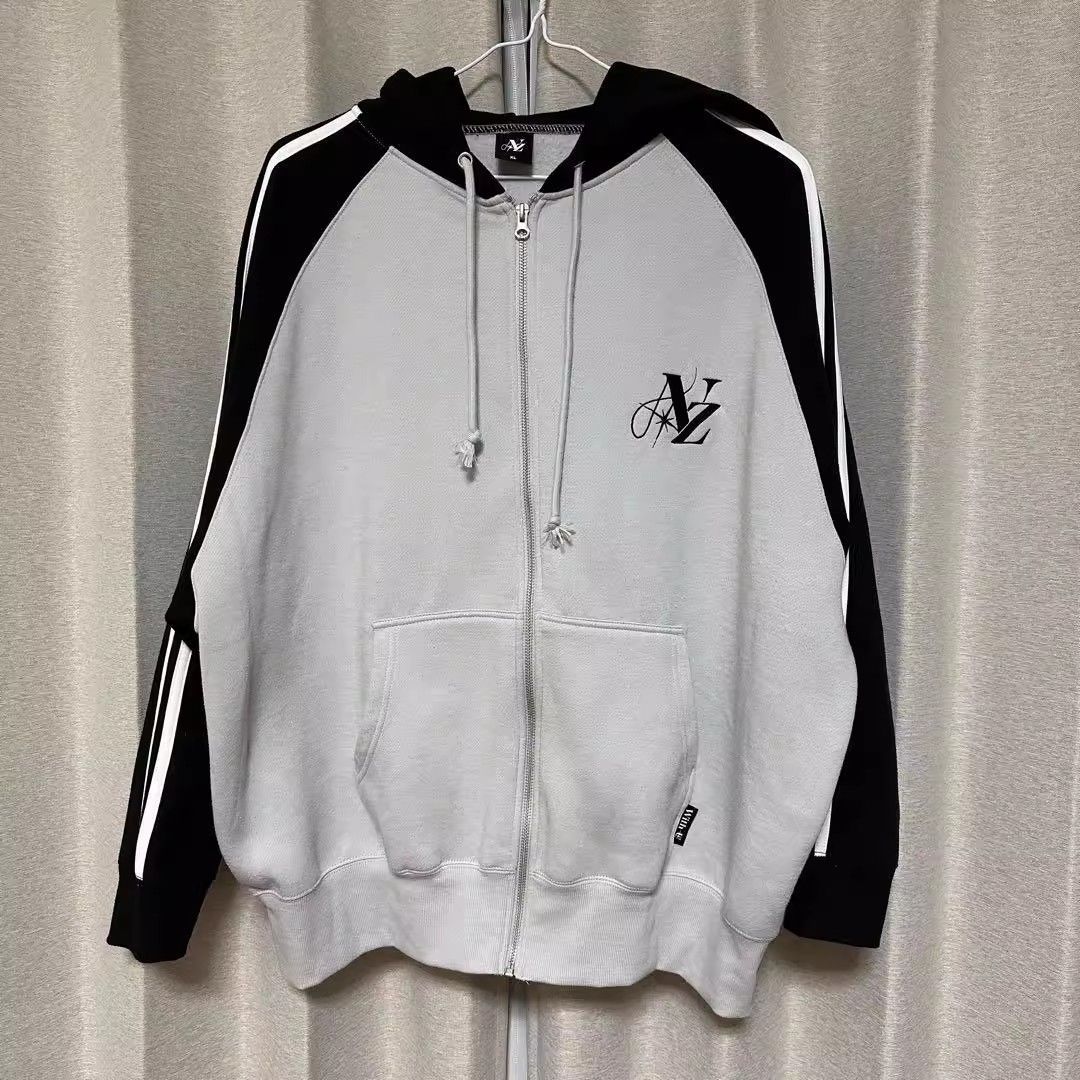 新品未使用 NiziU Live 2025 “AWAKE パーカー - メルカリ