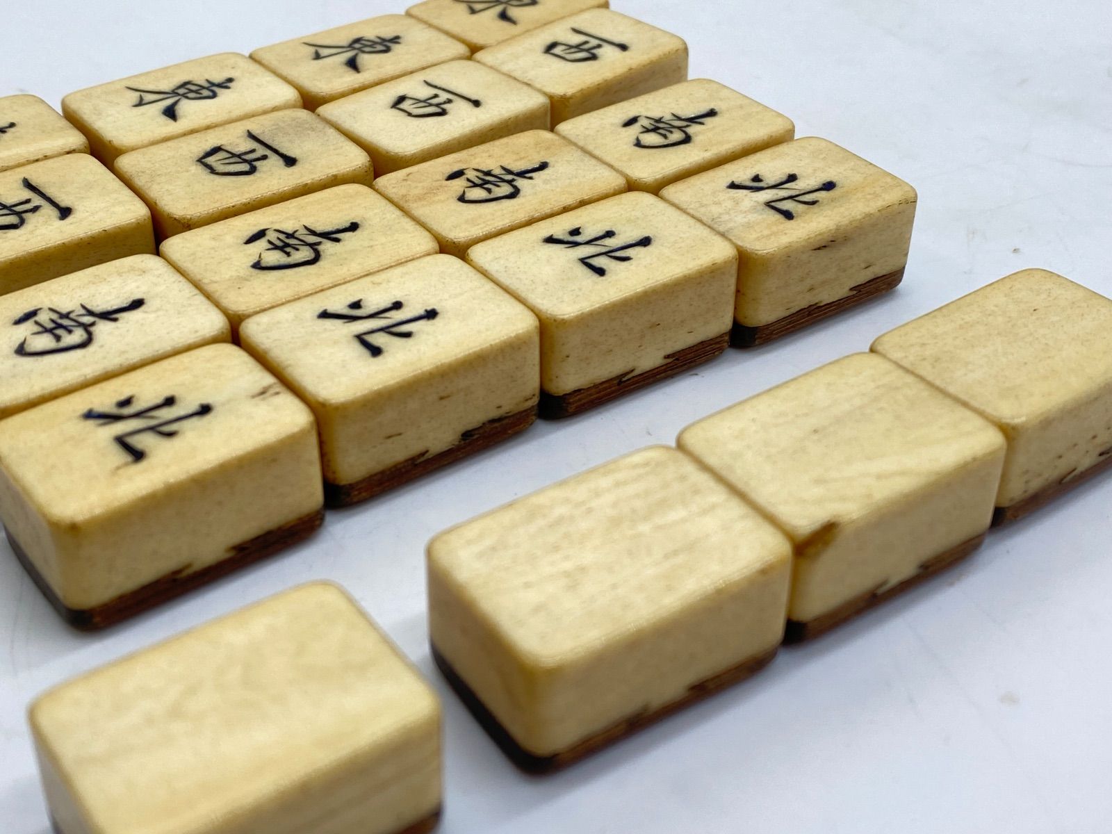 中国美術 麻雀セット 背竹牌 骨牌 麻雀牌 箱付 時代 革箱付 - メルカリ