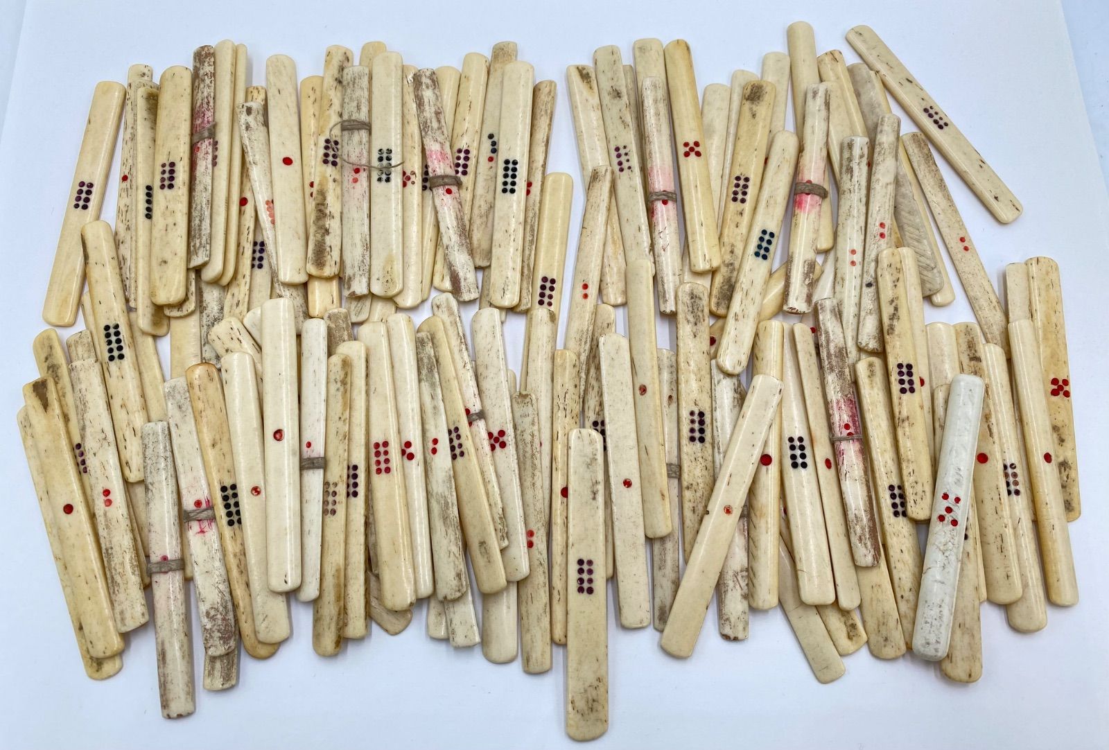 中国美術 麻雀セット 背竹牌 骨牌 麻雀牌 箱付 時代 革箱付 - メルカリ