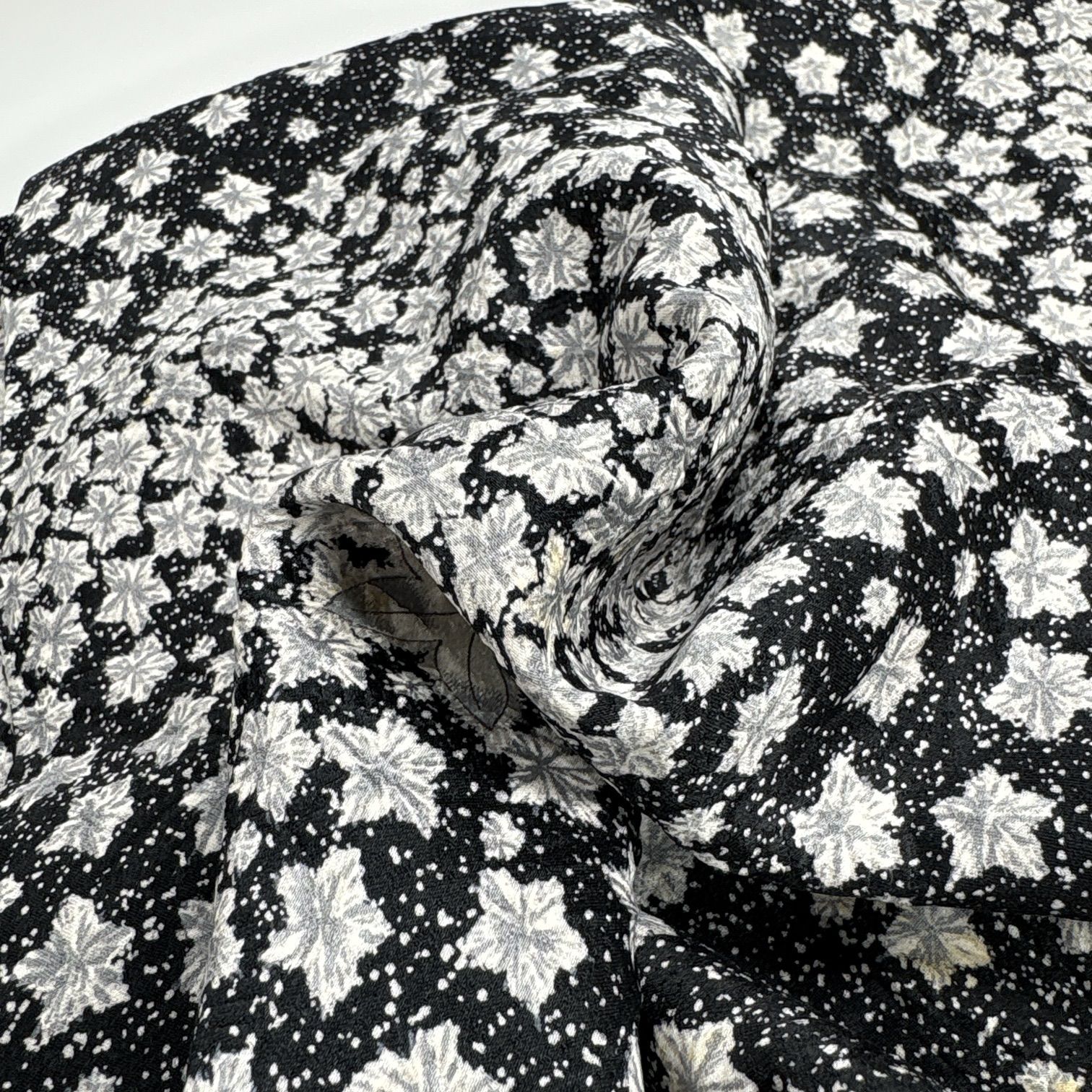 10124☆送料込み❣️ 絞り 着物 4枚 まとめ売り❣️ 絞り 着物 4枚 正絹 着物まとめ売り 同梱購入歓迎 リメイク用 部分絞り