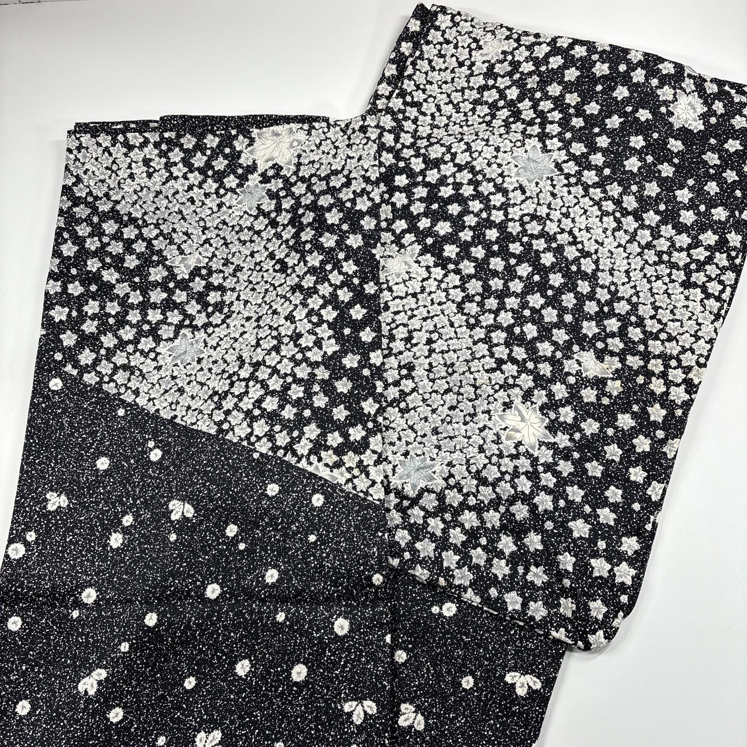 10124☆送料込み❣️ 絞り 着物 4枚 まとめ売り❣️ 絞り 着物 4枚 正絹 着物まとめ売り 同梱購入歓迎 リメイク用 部分絞り