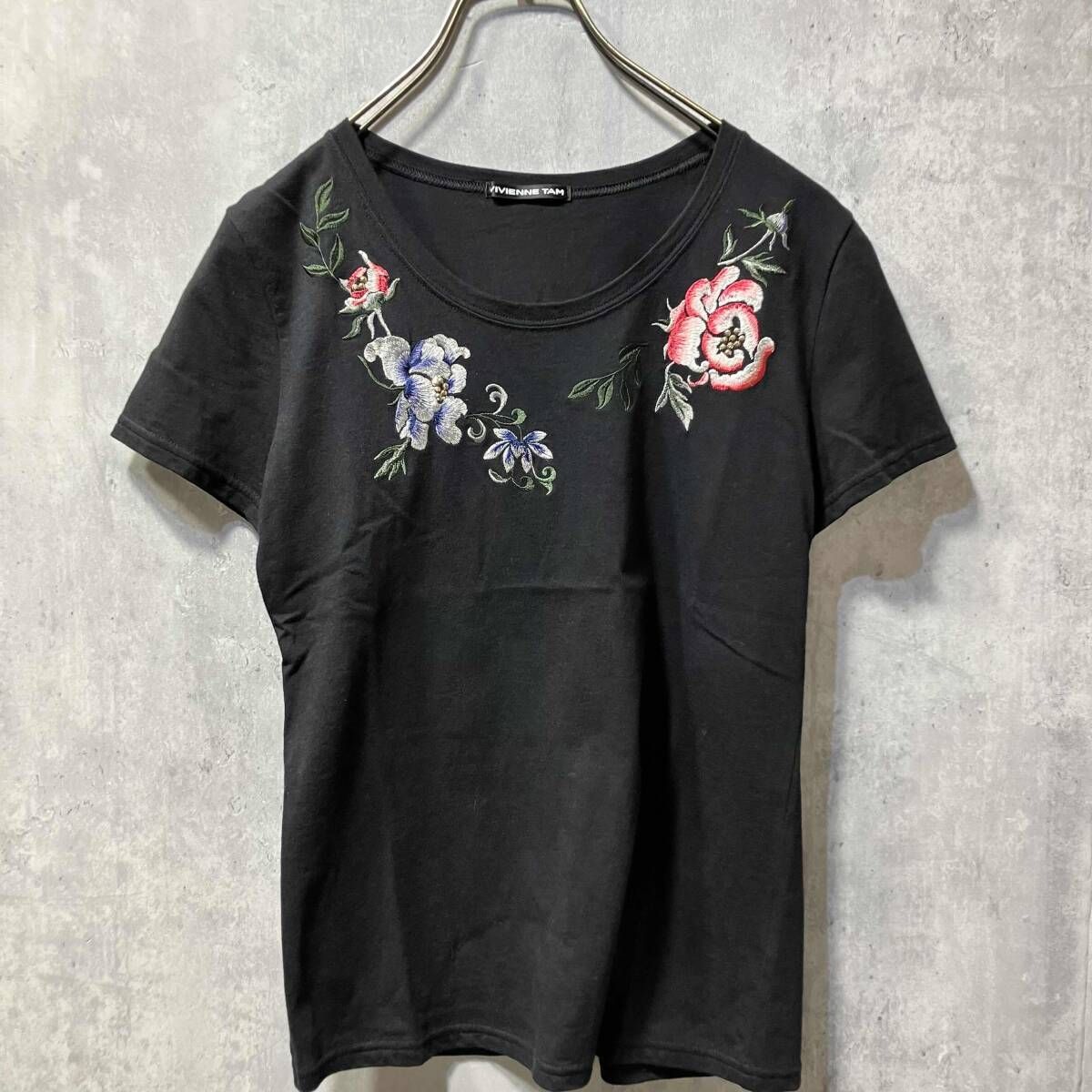 VIVIENNE TAM flower embroidery T-shirt フラワー刺繍カットソー