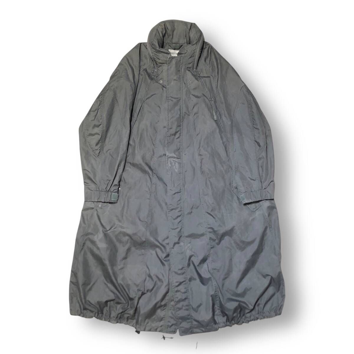 ジャケット・アウター issey miyake men parachute coat ISSEEY MIYAKE/イッセイ ミヤケ】よりパラシュートコートが入荷致し