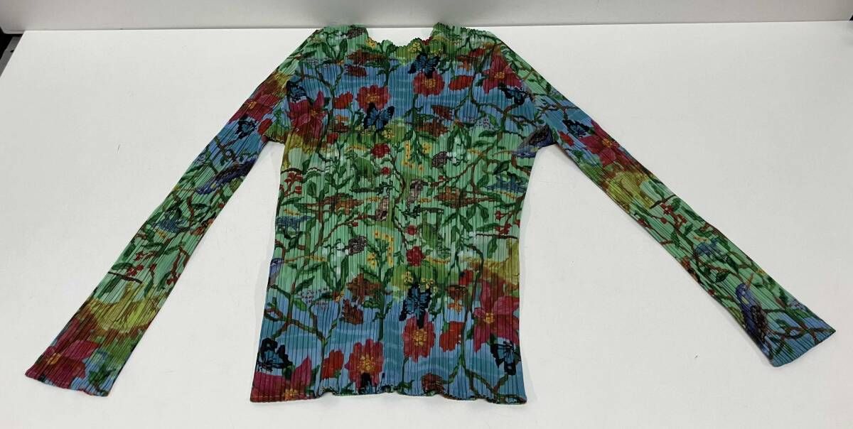 極美品✨PLEATS PLEASEイッセイミヤケ シャツ ブラウス 花柄 極美品✨PLEATS PLEASEイッセイミヤケ シャツ ブラウス 花柄