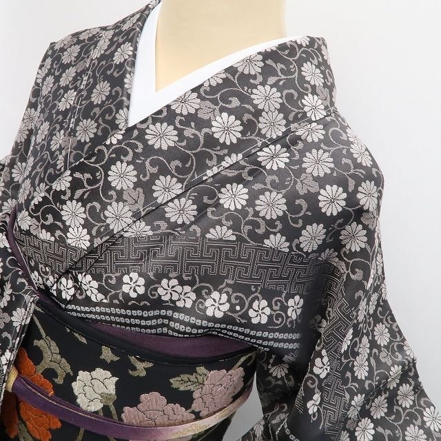 ❁tomihisa❁新品 着物 正絹“糸を紡いで華と為す洒落味を召しませ