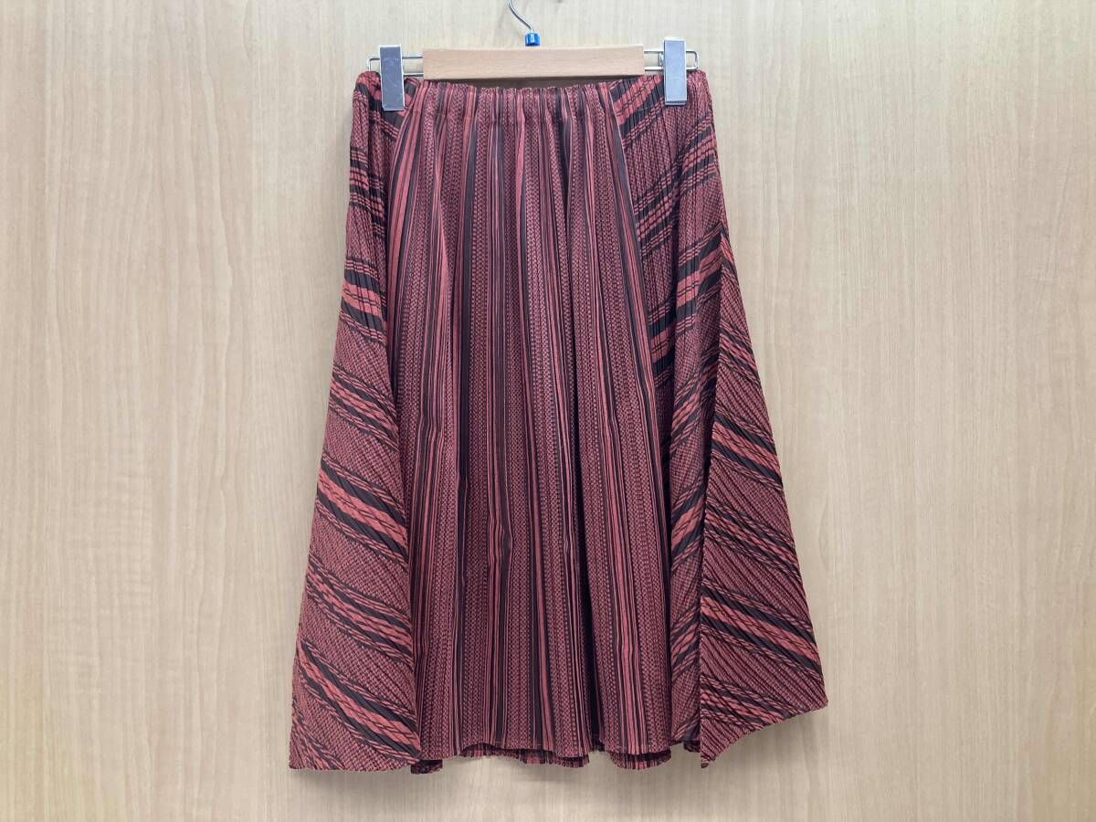 プリーツプリーズイッセイミヤケ新作 プリントのフレアスカート PP43JG713 プリーツプリーズイッセイミヤケ新作 プリントのフレアスカート