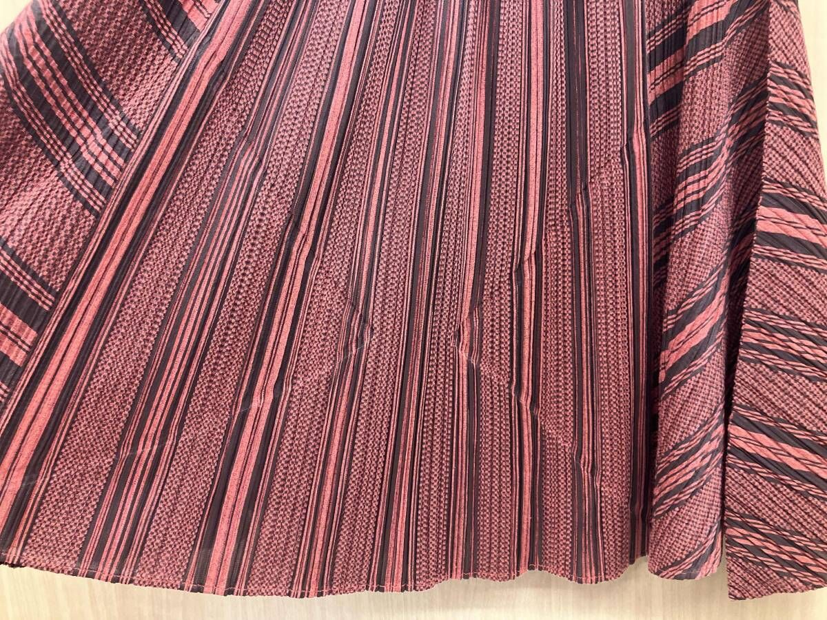 【新品未使用】プリーツプリーズ スカート JUICY COLORS 赤 新品 希少❗️プリーツプリーズ JUICY COLORS お洒落な膝丈 スカート