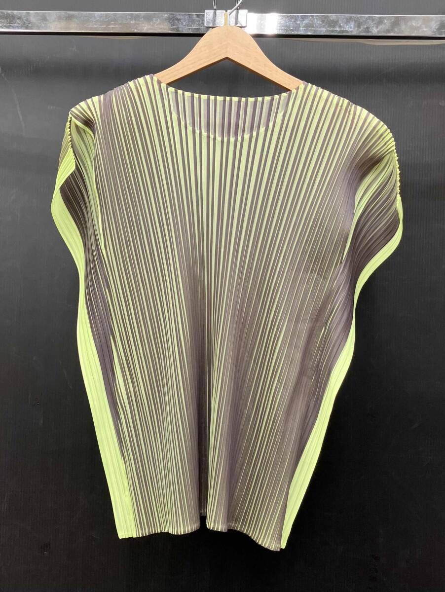 ◇PLEATS PLEASE 　イッセイミヤケ◇ カラフルノースリーブトップス 美品☆PLEATS PLEASE プリーツプリーズ イッセイミヤケ PP93-JK644