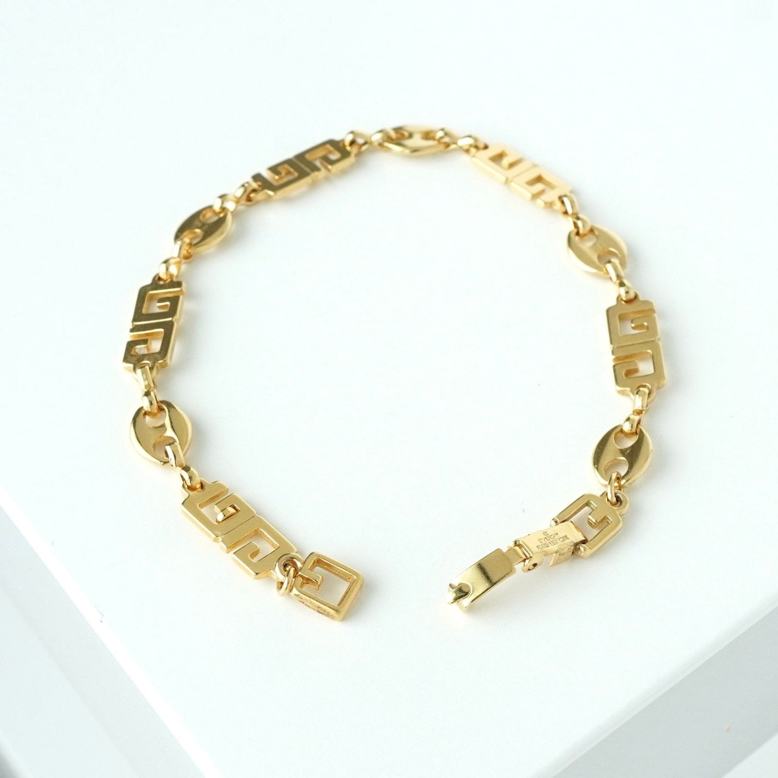 BlackFriday限定割引50％オフ】ジバンシィ ヴィンテージ Gロゴ GP