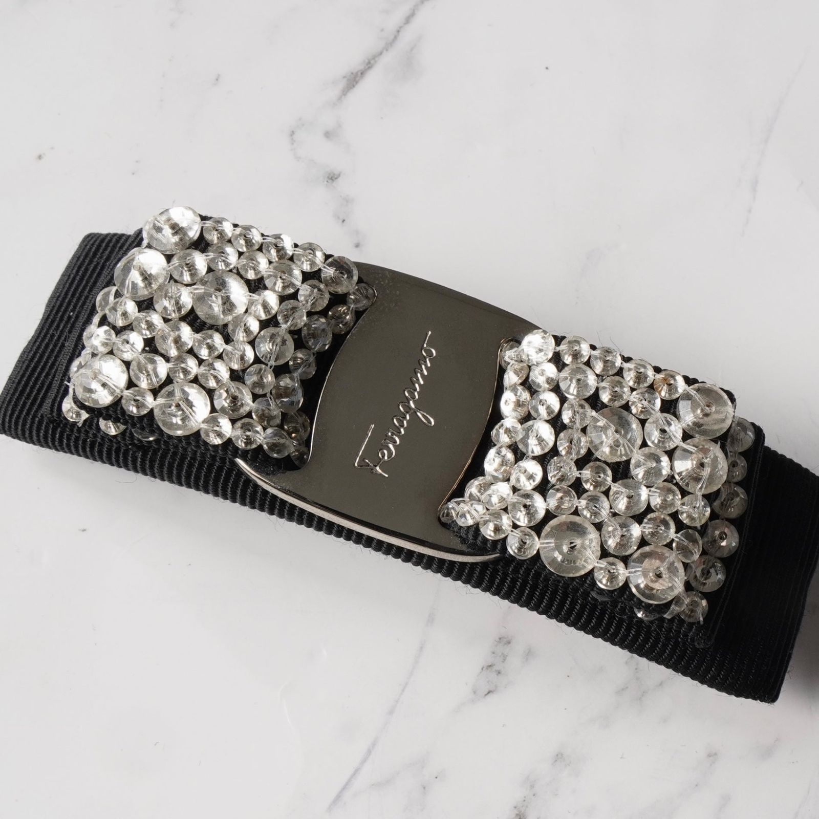 サルバトーレ フェラガモ ヴァラリボン ラインストーン ビジュー