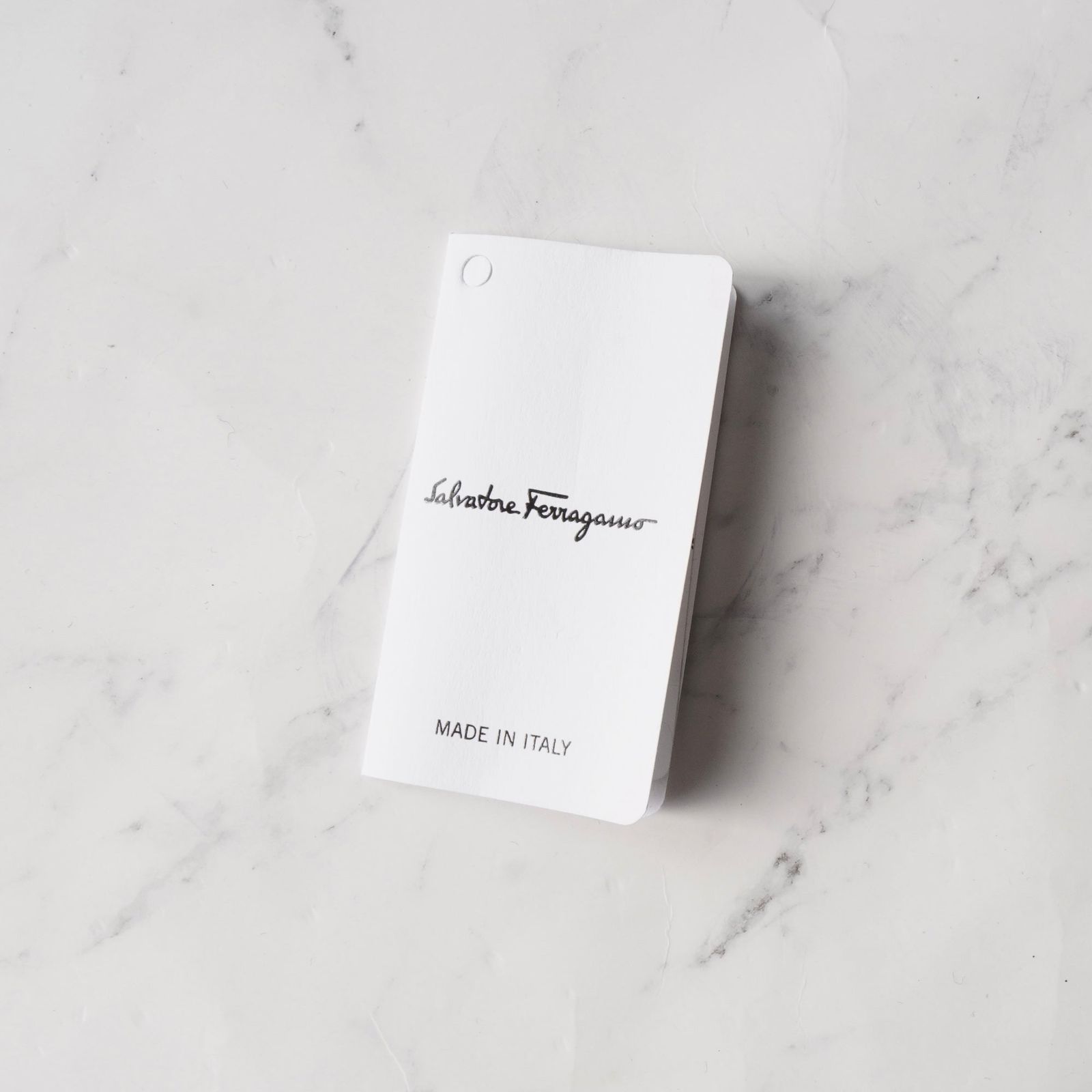 サルバトーレ フェラガモ ヴァラリボン ラインストーン ビジュー