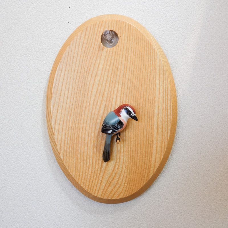 木彫りの野鳥のブローチ モズ（百舌鳥） ラブバード 工芸品 - メルカリ