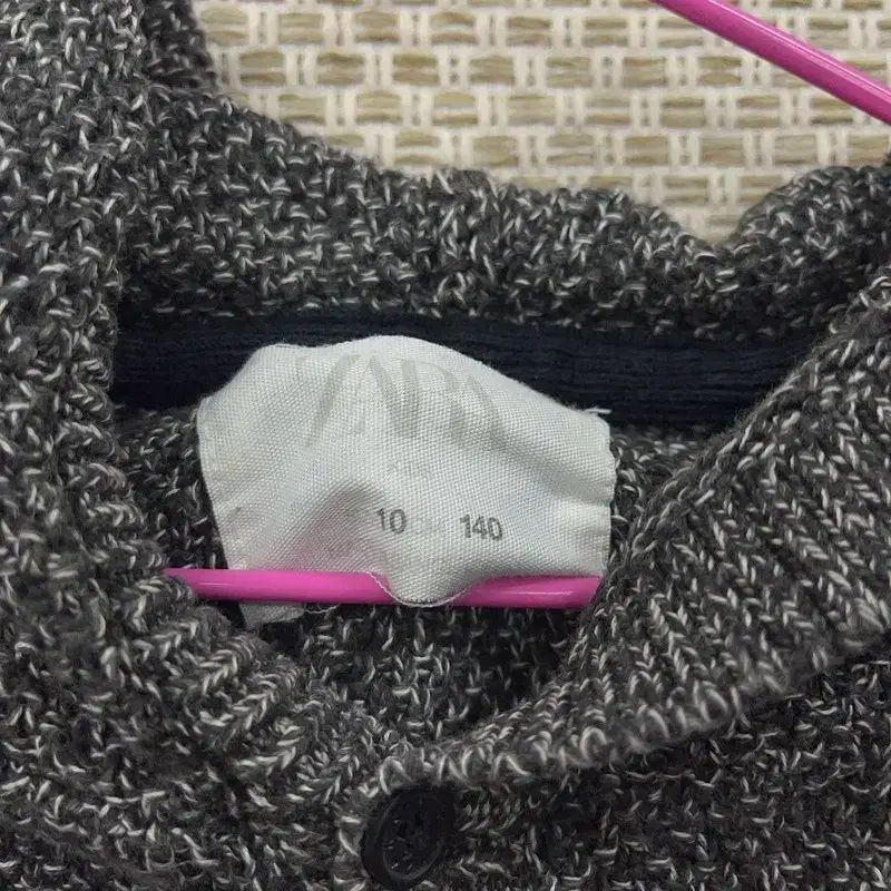 ZARA - &frasl; ザラ ZARA(ザラ) ニット（ブランドザラ）（キッズファッション｜キッズ フード付きパーカー&frasl;L&frasl;コットン&frasl;GRY&frasl;0518&frasl;044&frasl;648 キッズ アウター プルオーバー フード付きジャケット 日本 | KIDSのニット&frasl;セーターを使った人気ファッションコーディネート キッズ）クロップド丈ジップニットですっきり見えと ウォーターブルー