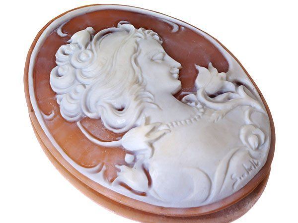 ジュエリー極】作家品サイン有り 妖艶な女性と花の彫刻 高級シェル