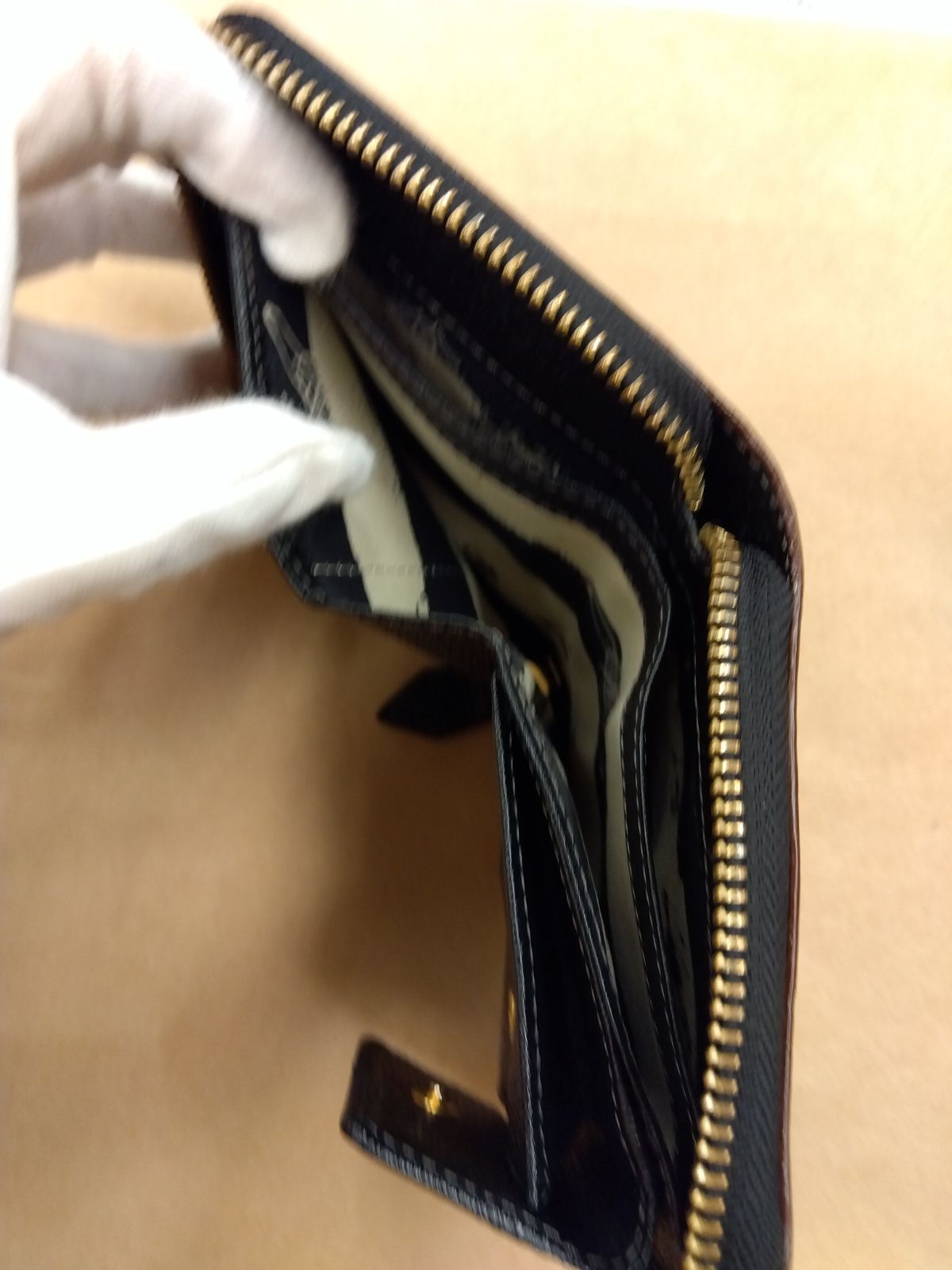 【美品】ヴィヴィアンウエストウッド 二つ折り財布　ラウンドジップ ブラック 楽天市場】ヴィヴィアンウエストウッド 財布 二つ折り財布 ラウンド