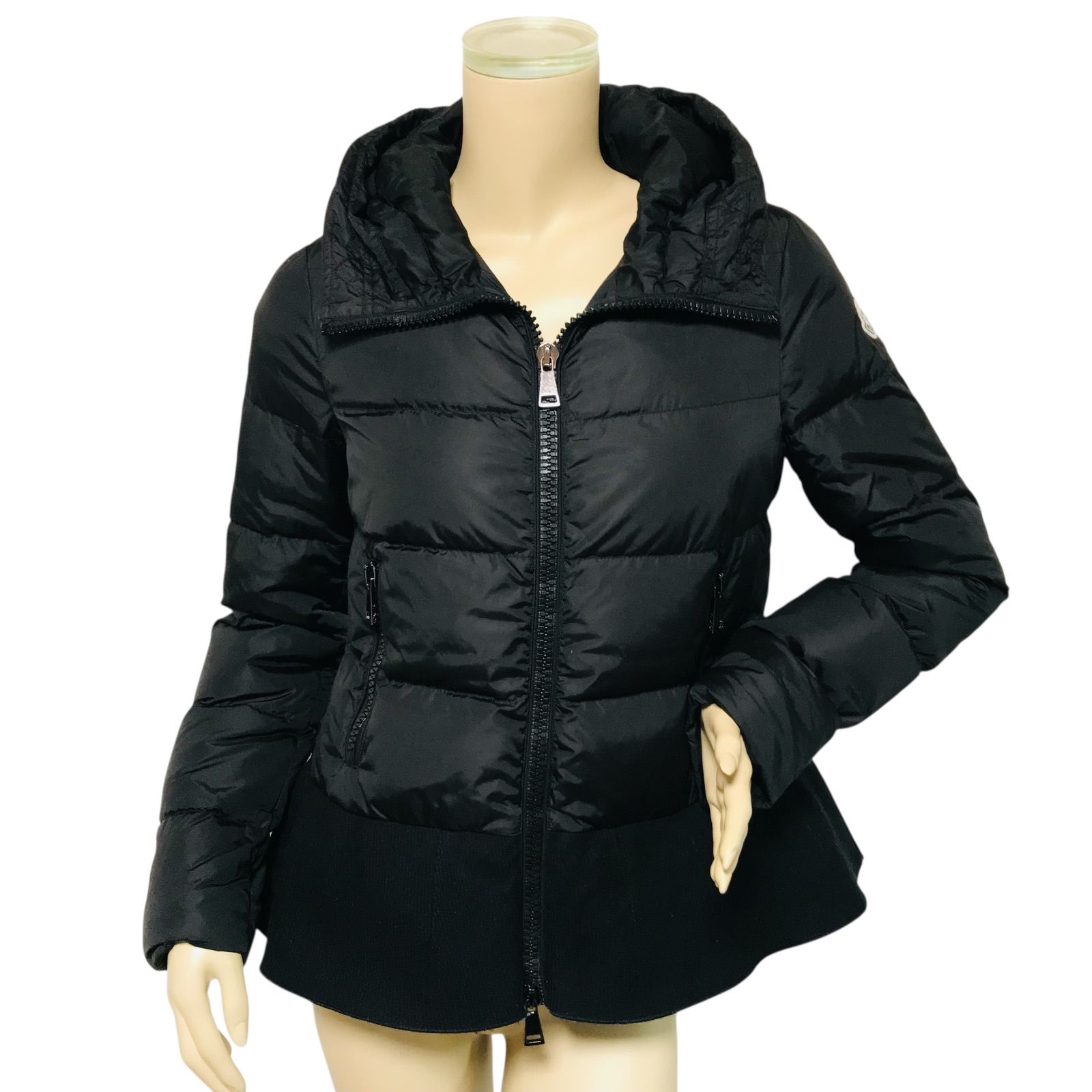 美品☆MONCLER・モンクレール NESEA レディース ブランドアイコン