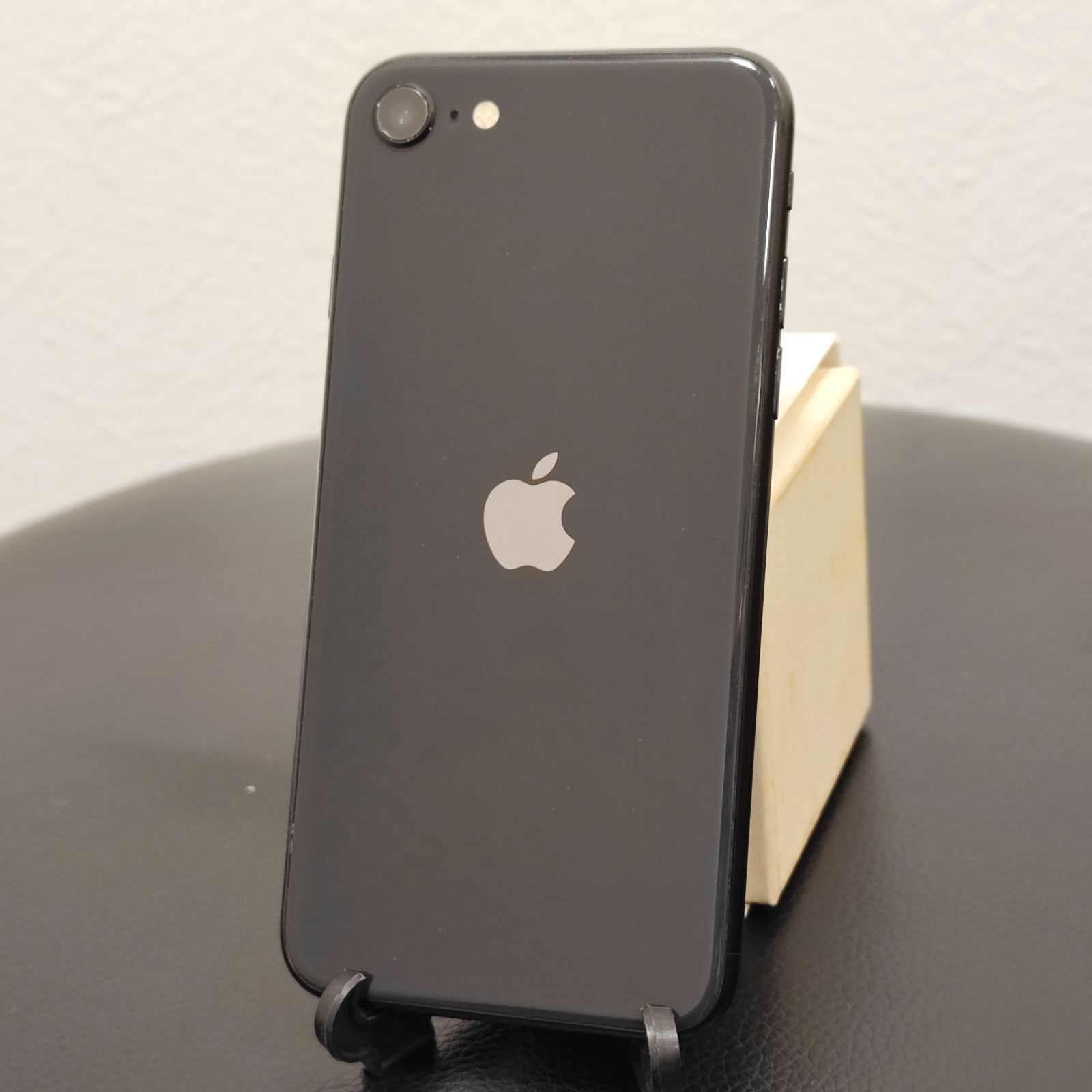 Apple iPhoneSE2 第二世代 64GB ブラック バッテリー残88％ NW利用制限