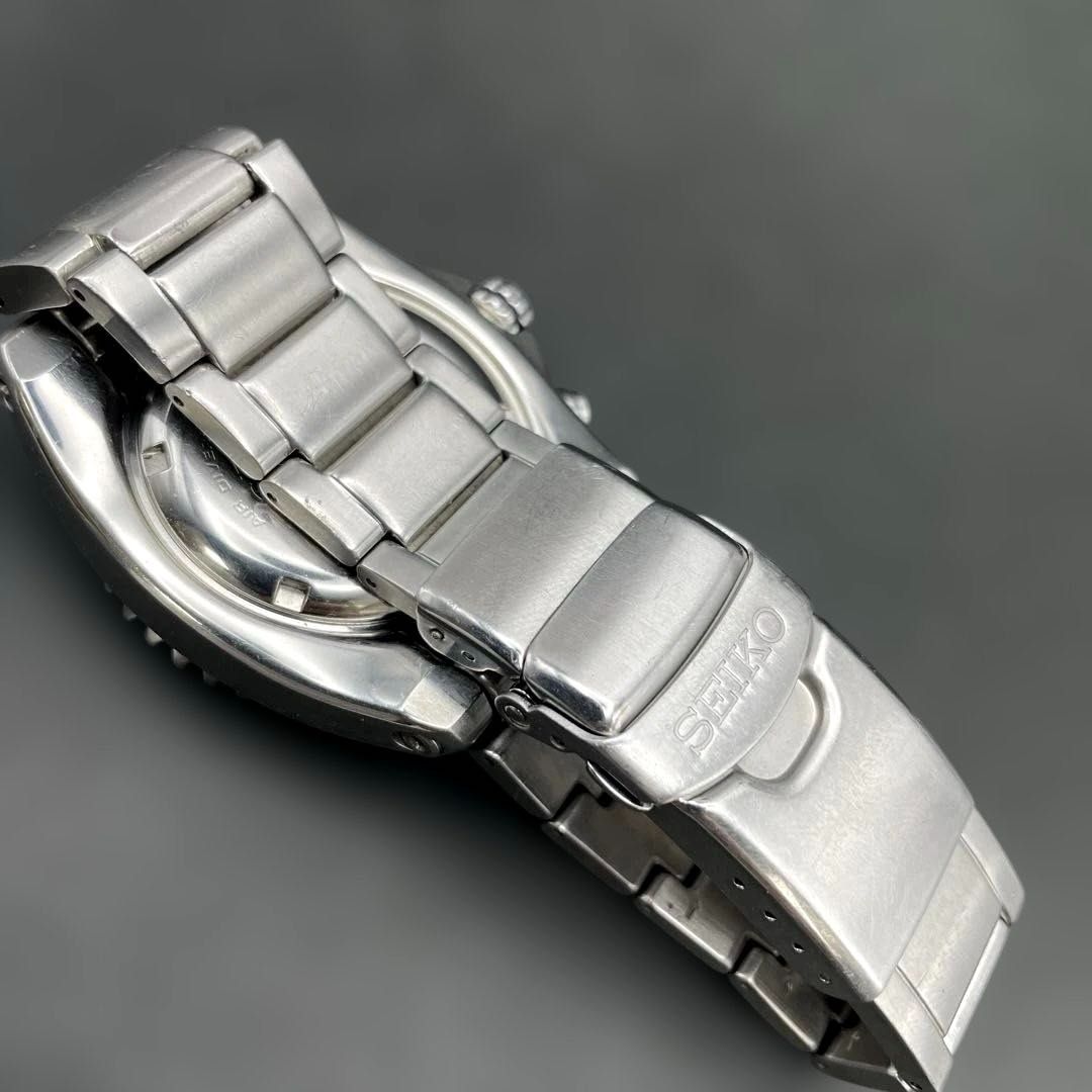 二次電池交換済】SEIKO KINETIC ダイバーズウォッチ 5M62-0BL0 黒文字