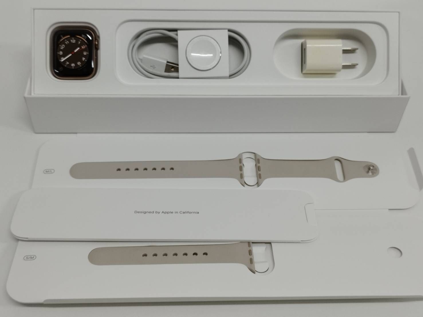 Apple Watch Series 5/GPS+セルラー/40mm/A2156/ゴールドステンレス〈MWX62J/A〉 Apple Watch Series 5 (GPS + Cellular) 44mm Gold Stainless Steel
