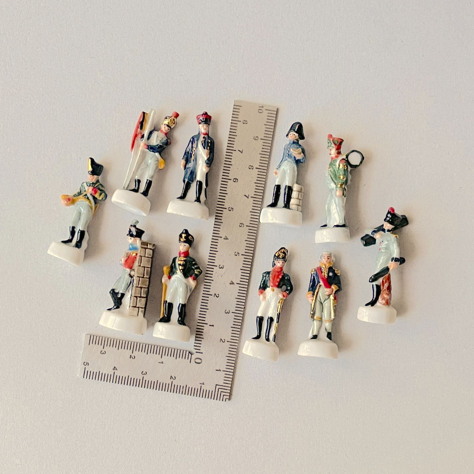 フェーヴ 歴史のページの兵士たち 10個 フランス フェーブ ミニチュア