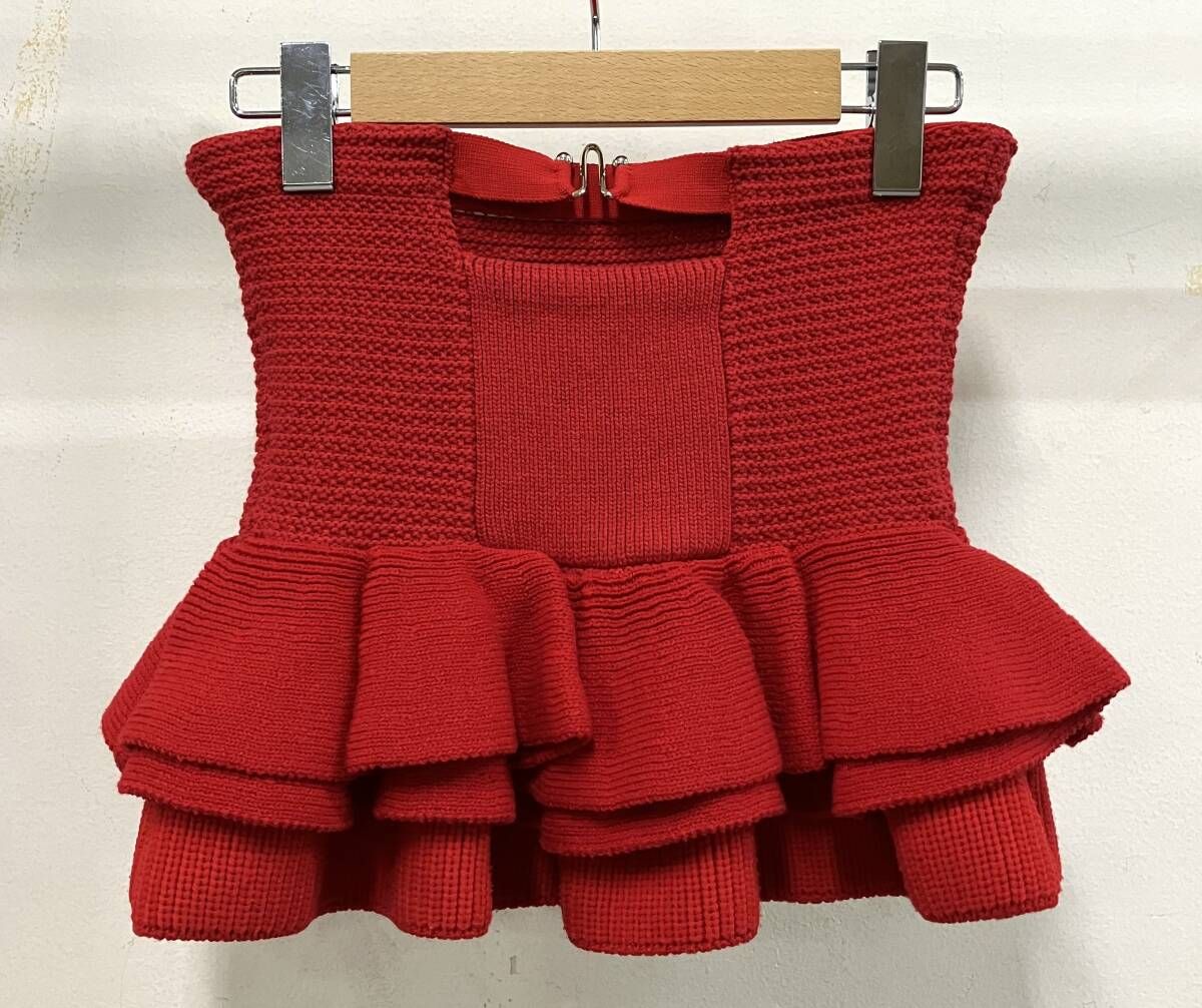 ラッフルフリルベアニットトップス ショップ lily brownラッフルフリル