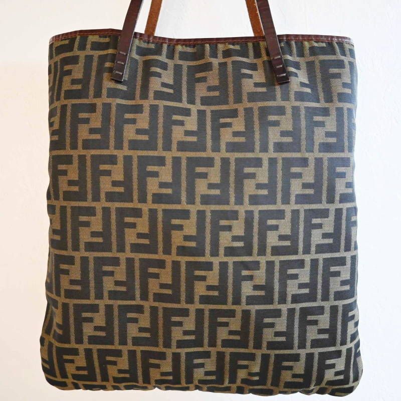 FENDI フェンディ ズッカ ポーチ付き ナイロンキャンバス/レザー