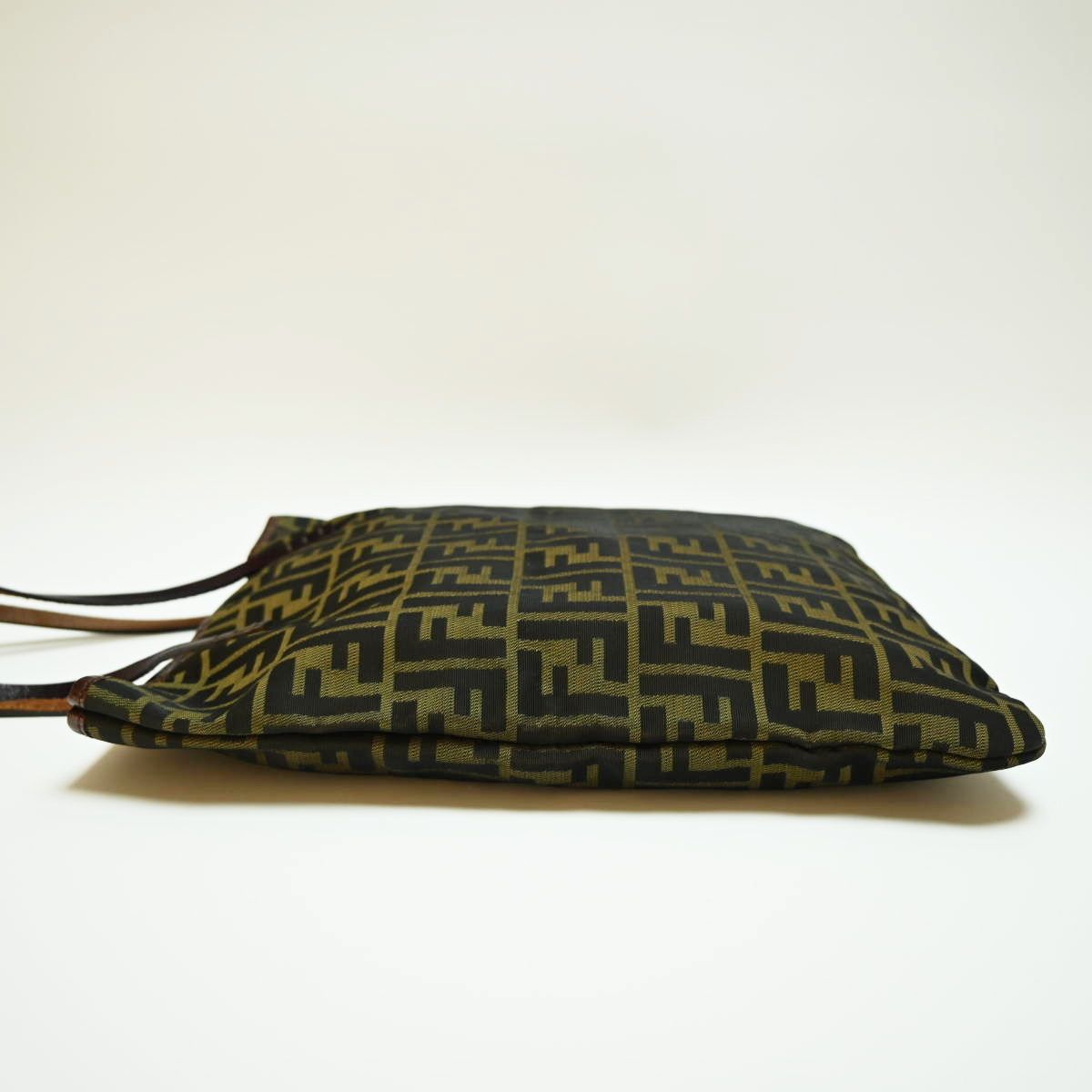 FENDI フェンディ ズッカ ポーチ付き ナイロンキャンバス/レザー