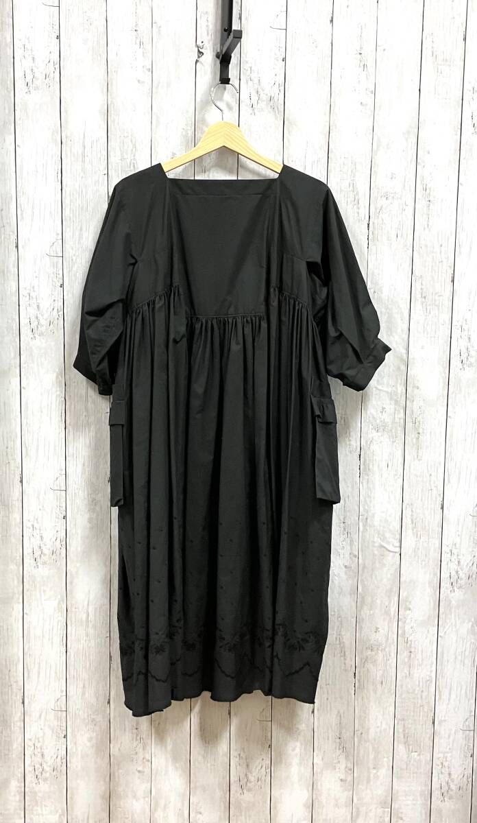 TRICOT COMME des GARCONS/長袖ワンピース/21SS／バックギャザー刺繍