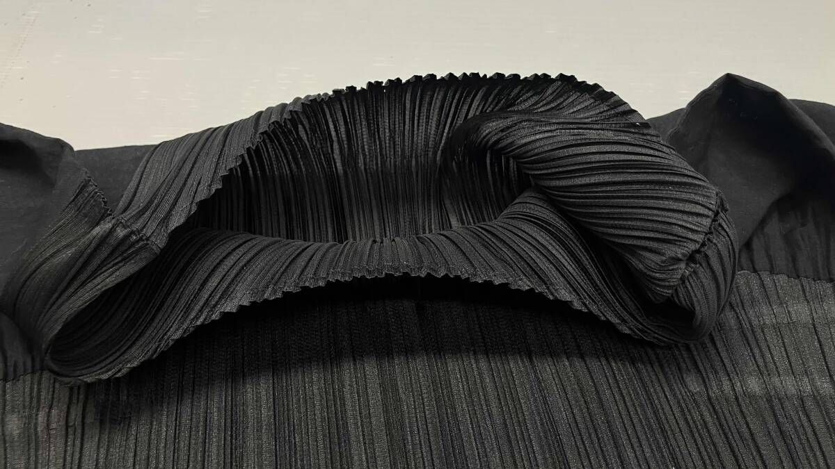 ☆ ISSEY MIYAKE PLEATS PLEASE イッセイミヤケ プリーツプリーズ 半袖