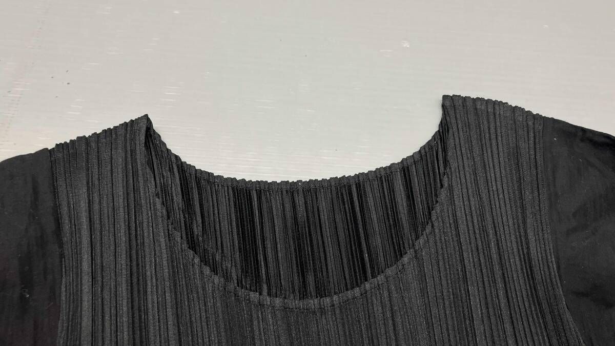 プリーツプリーズ ISSEY MIYAKE　イッセイミヤケ　プリーツ　半袖 PLEATS PLEASE ISSEY MIYAKE（カットソー(半袖/袖なし)）のフリマ