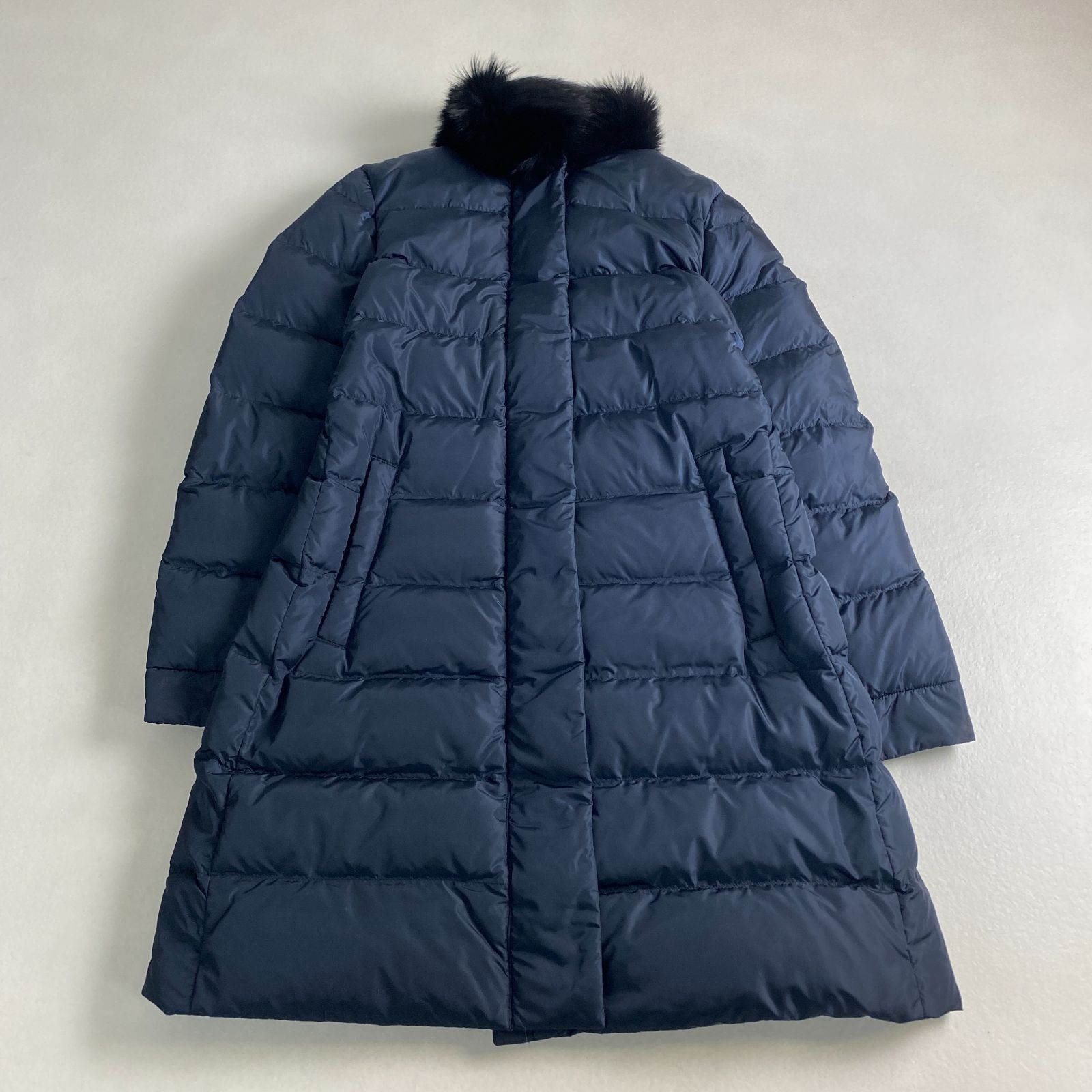 プラダ ダウンコート PRADA フォックスファー襟 ネイビー 42 - メルカリ プラダ ダウンコート PRADA フォックスファー襟 ネイビー 42 - メルカリ