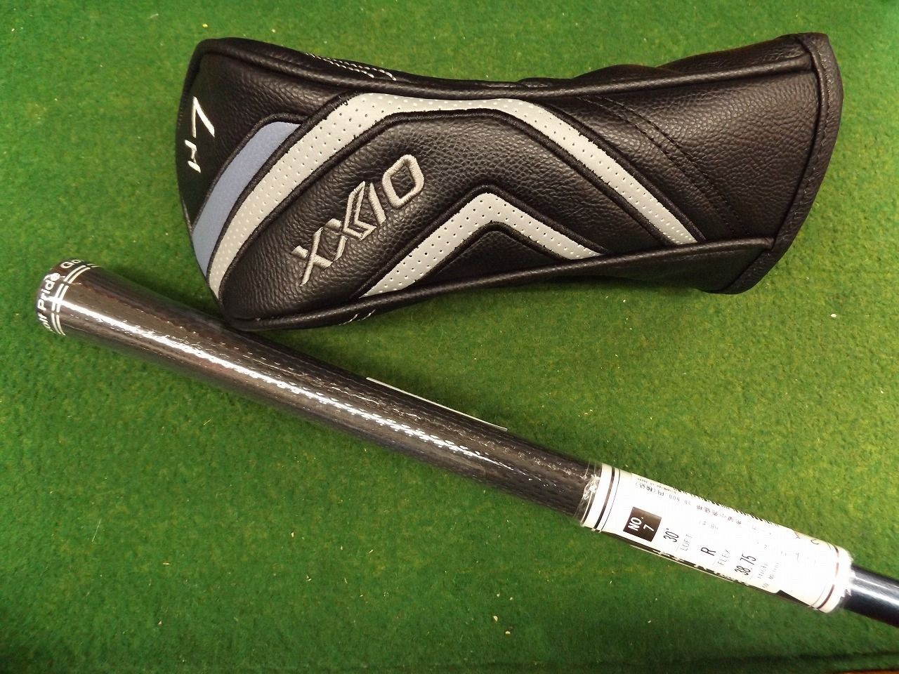 3896 XXIO+ (2026) H7 30° 純正カーボン R カバー有 新品 ダンロップ