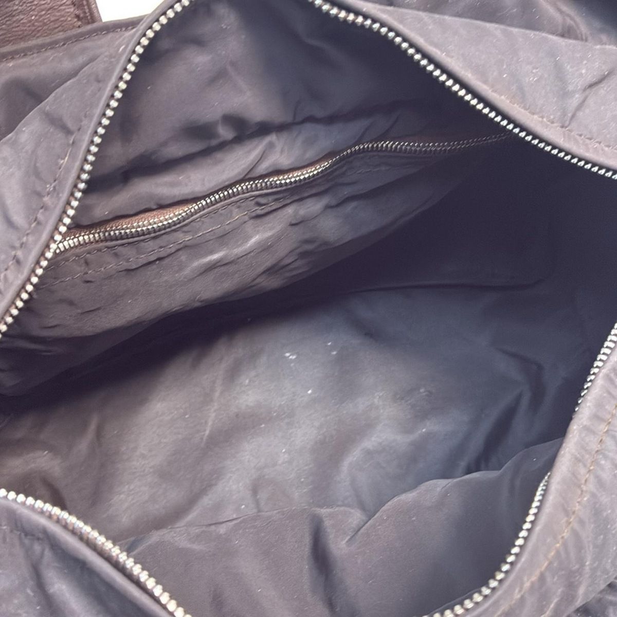 ダークブラウン レザー