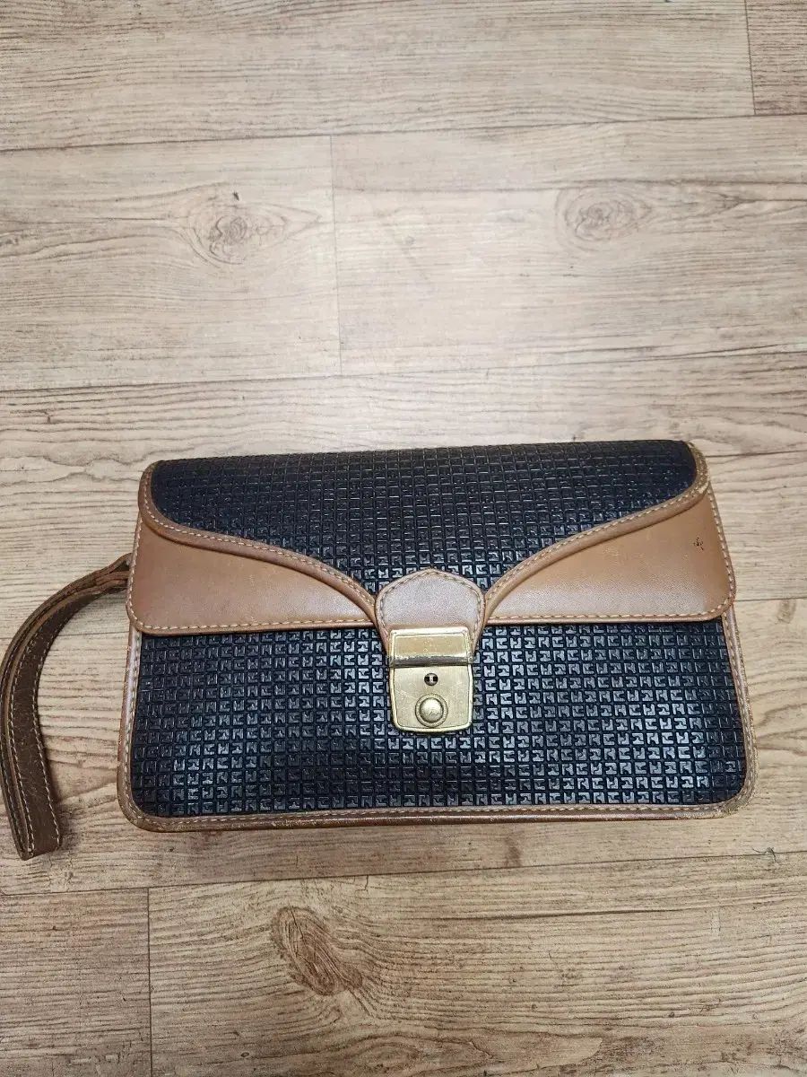 ヴィンテージ ブラック/ブラウン クラッチバッグ