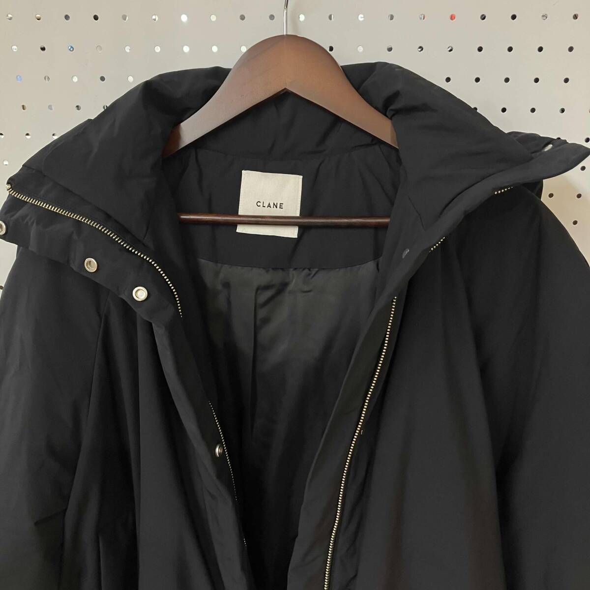 CLANE クラネ／BALLOON HOODIE LONG DOWN COAT／バルーンフーディー